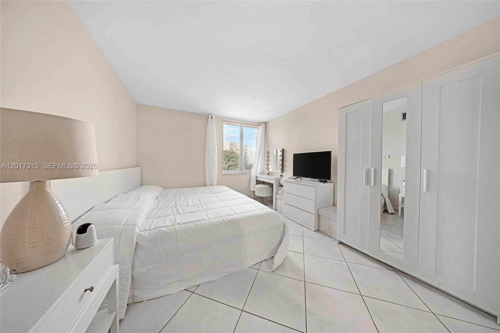 CARIBBEAN BREEZE CONDO - Residential