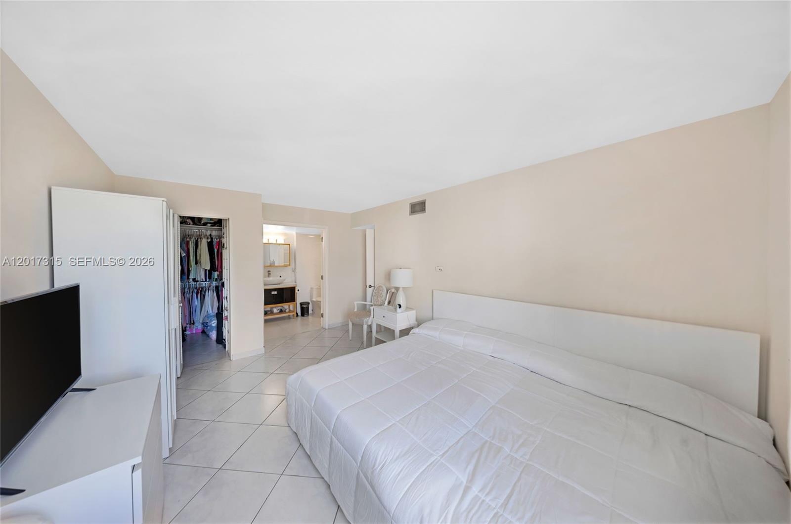 CARIBBEAN BREEZE CONDO - Residential