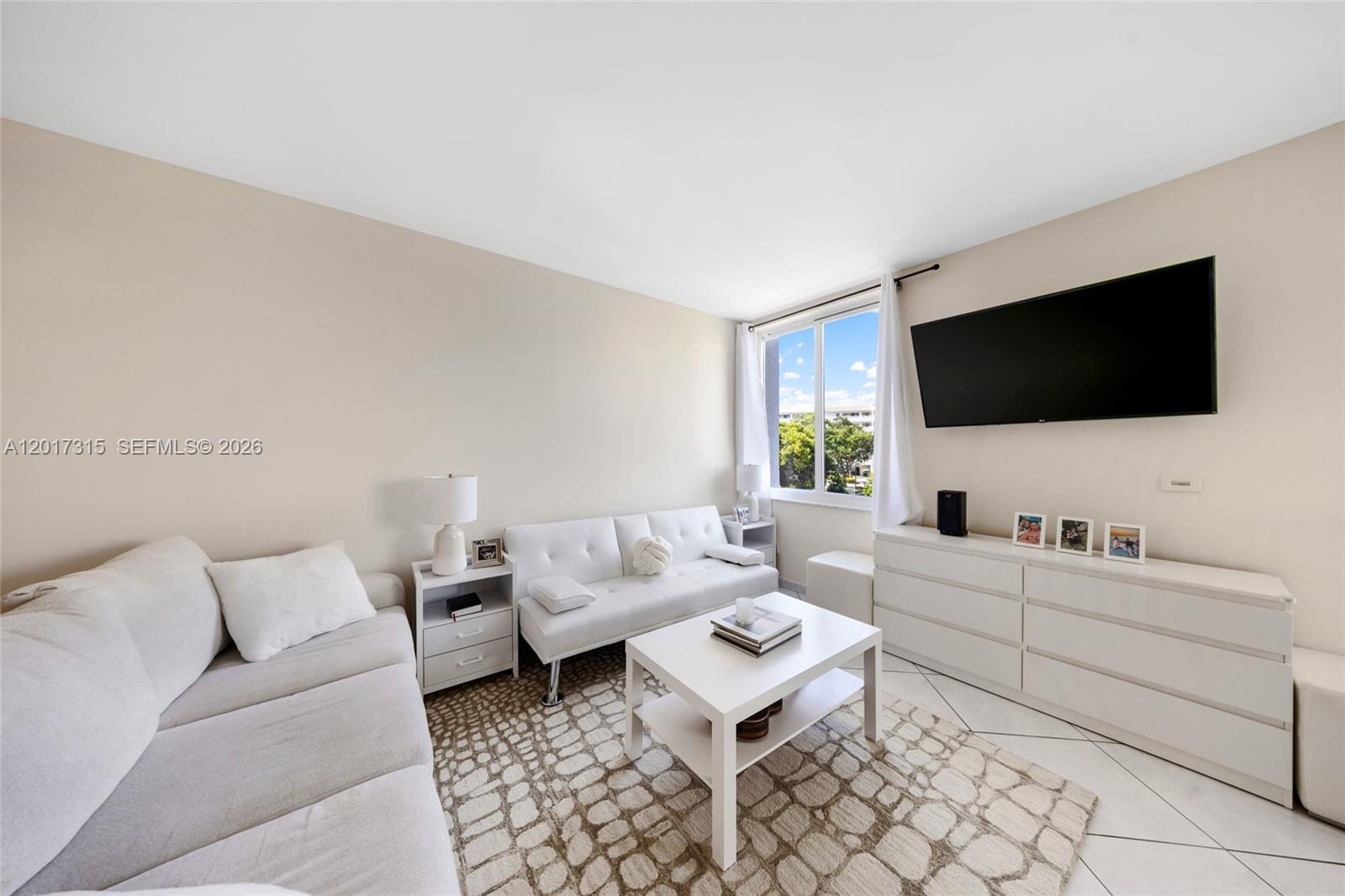 CARIBBEAN BREEZE CONDO - Residential