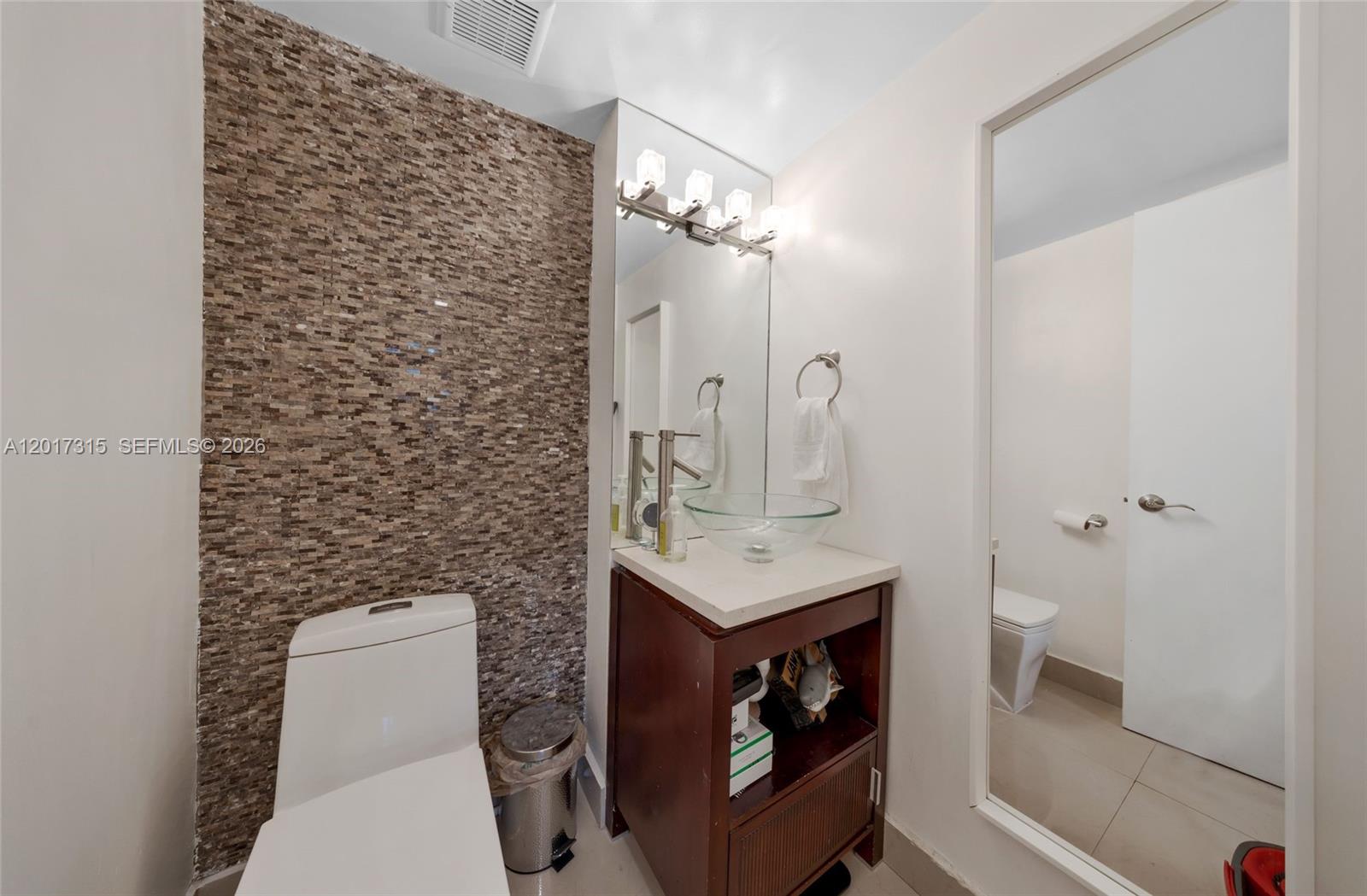 CARIBBEAN BREEZE CONDO - Residential