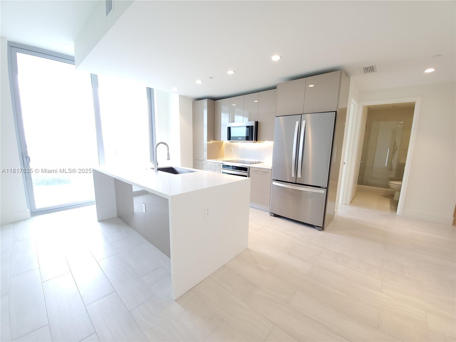 METROPICA NORTH TOWER ONE - Residential