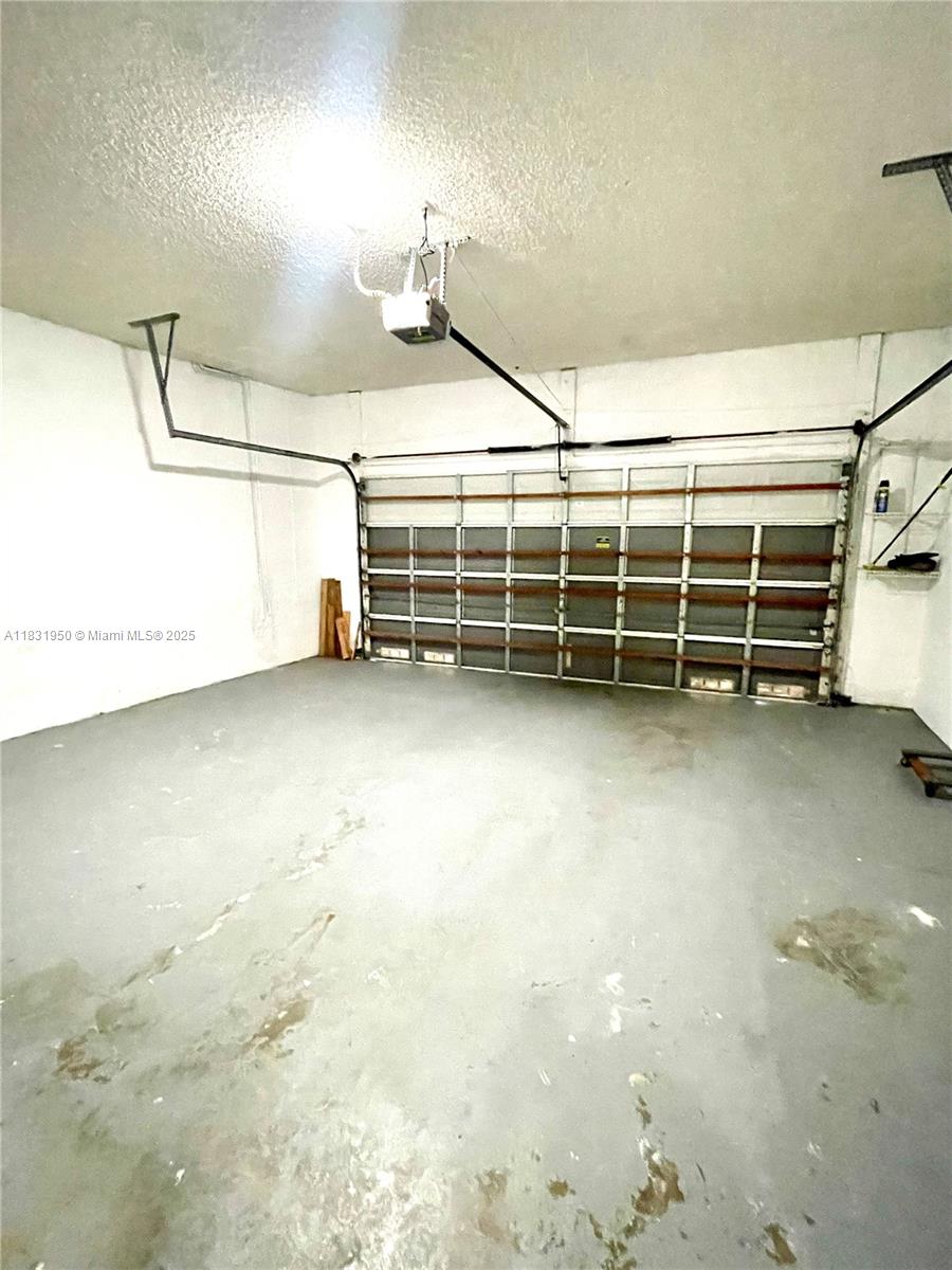 OAKWOOD - Residential Lease