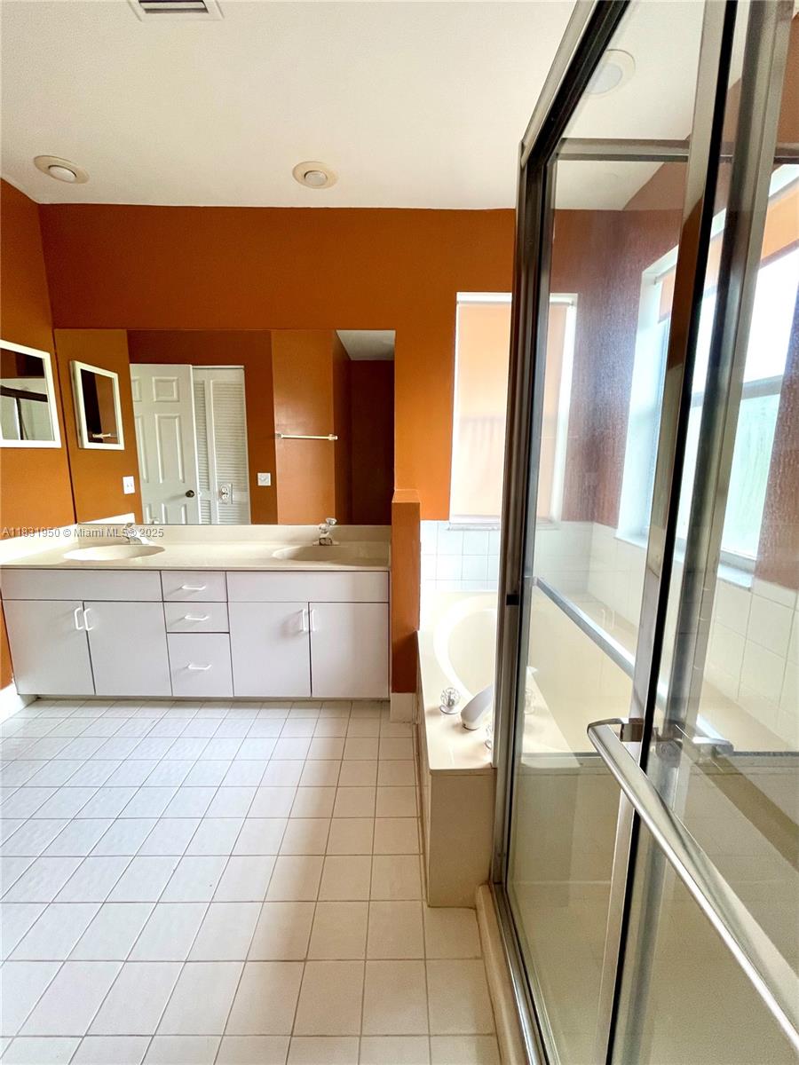 OAKWOOD - Residential Lease