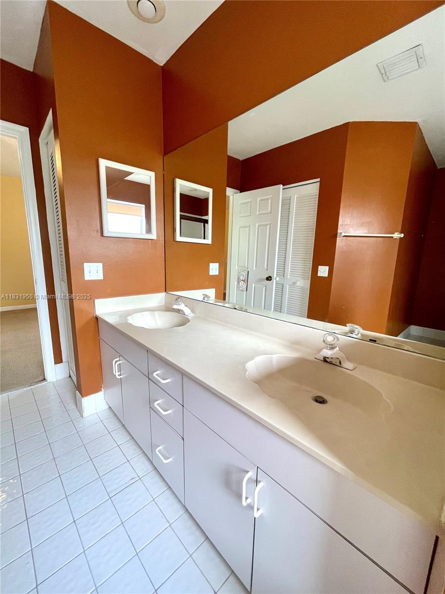 OAKWOOD - Residential Lease