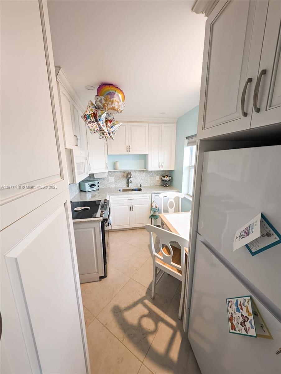 TIFFANY APTS CO-OP - Residential Lease