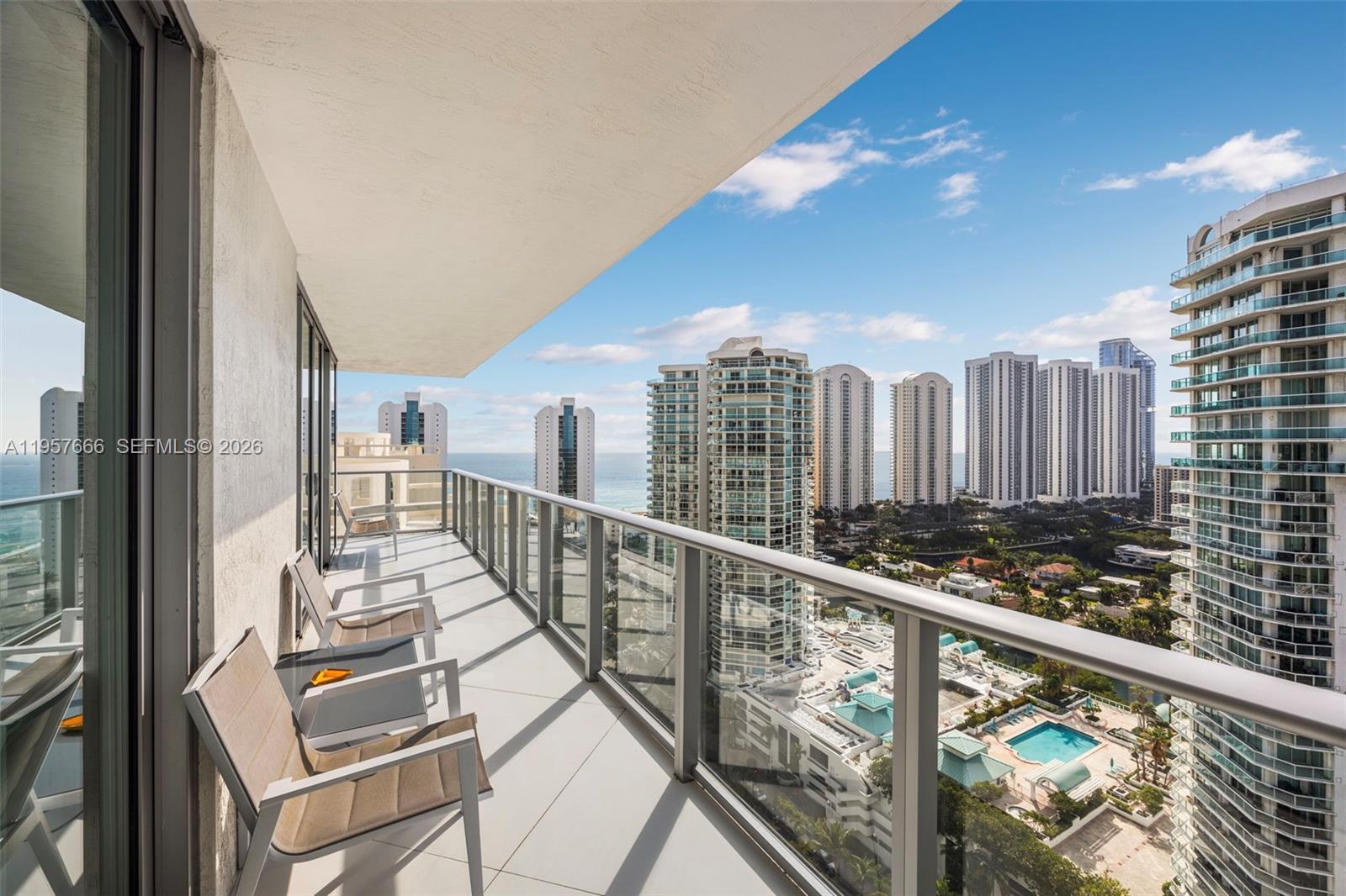 PARQUE TOWERS CONDO - Residential