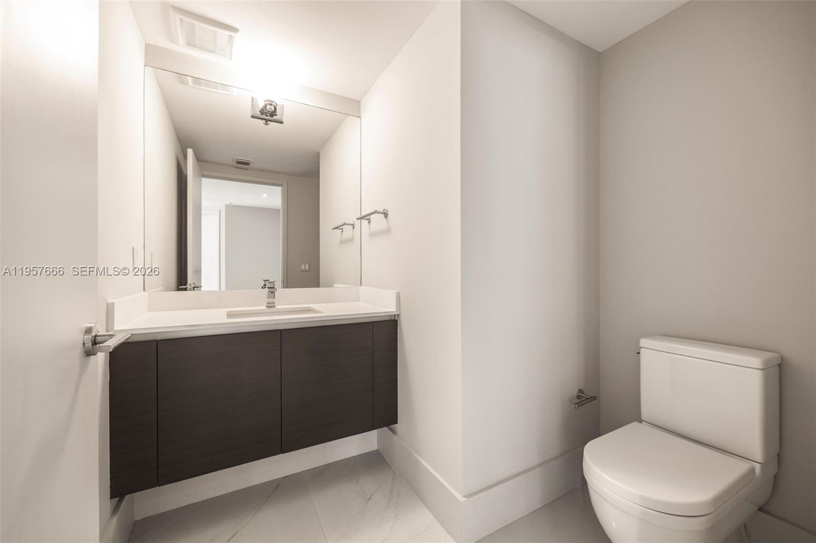 PARQUE TOWERS CONDO - Residential