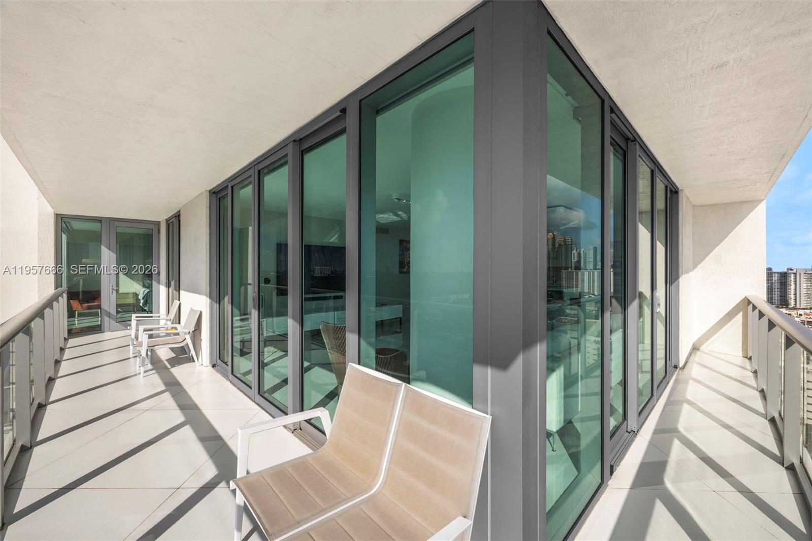 PARQUE TOWERS CONDO - Residential