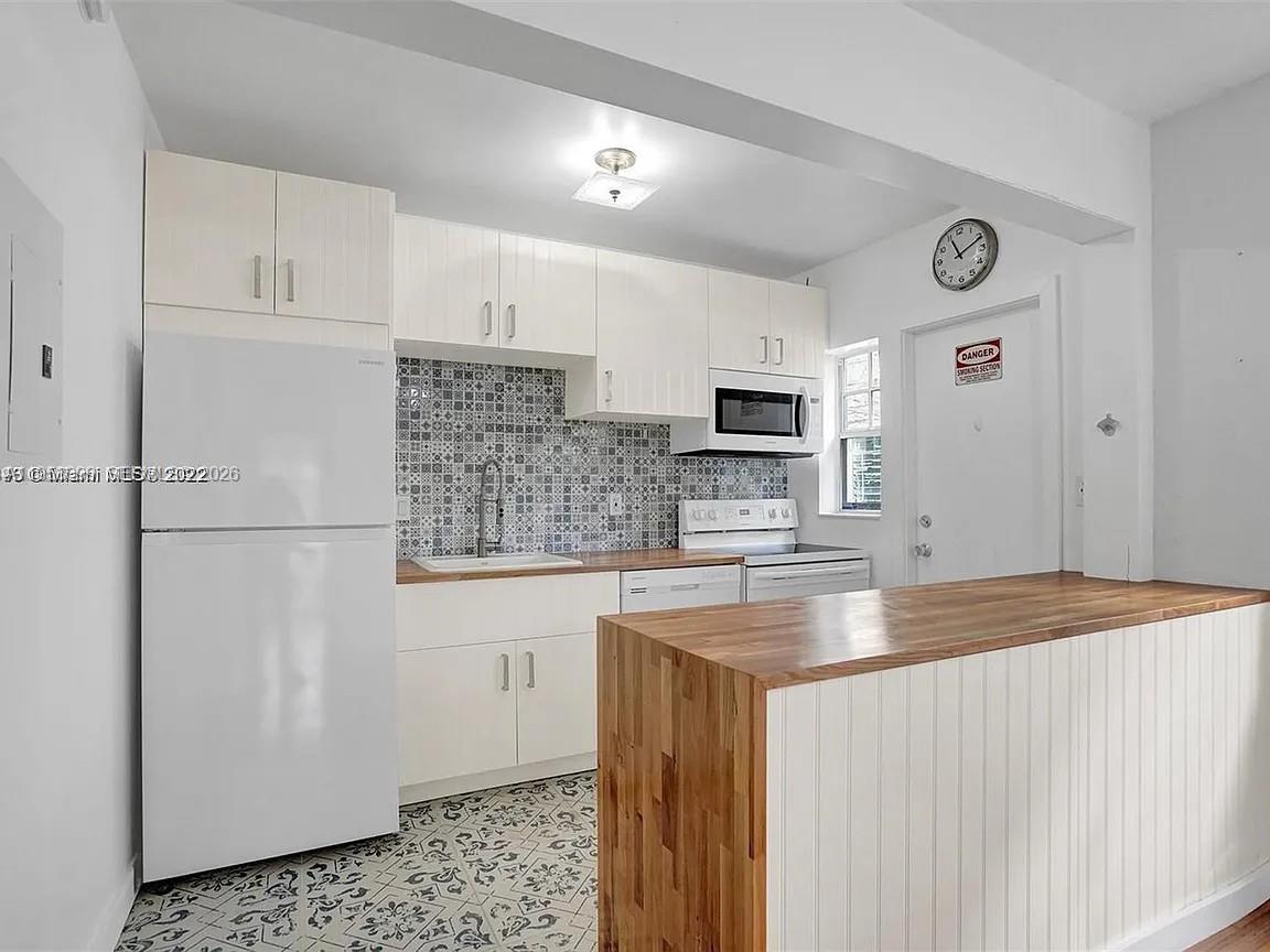 JEFFERSON COURT CONDO - Residential