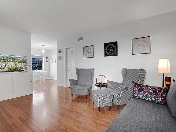 JEFFERSON COURT CONDO - Residential