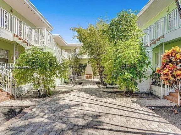 JEFFERSON COURT CONDO - Residential