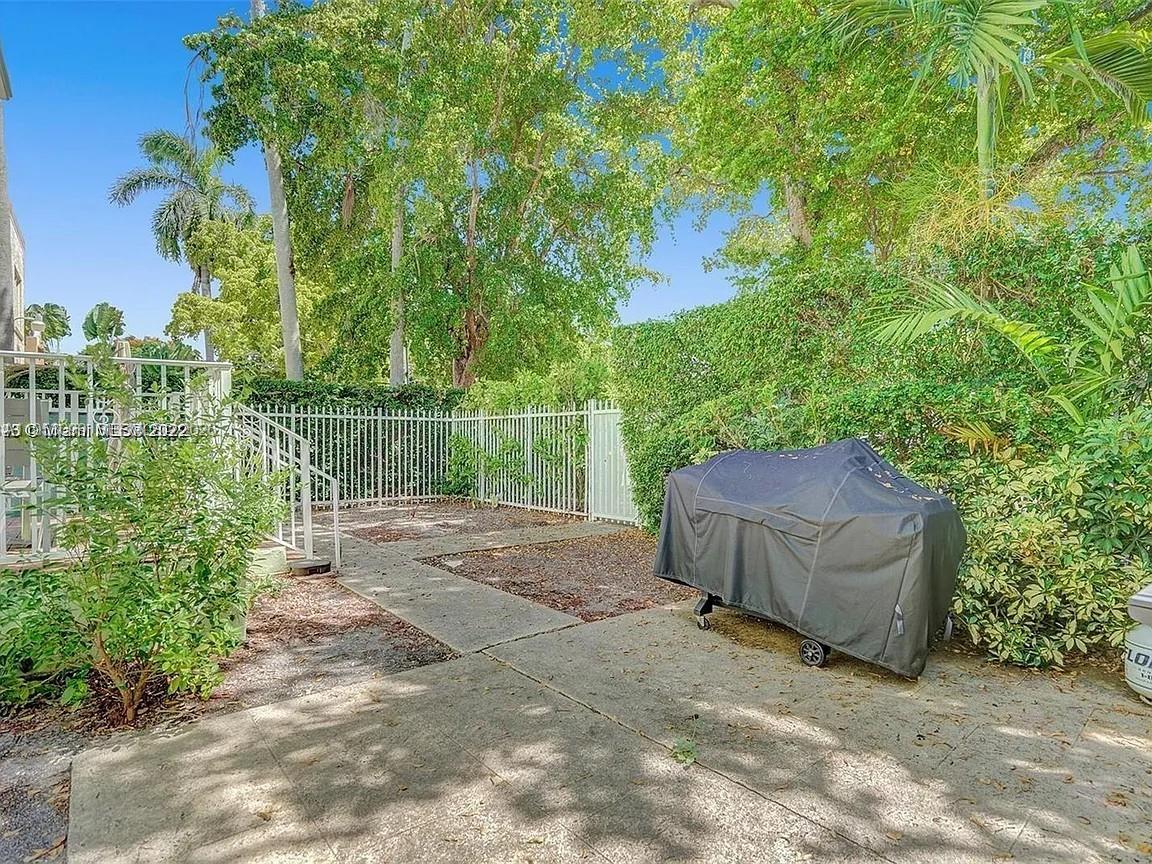 JEFFERSON COURT CONDO - Residential