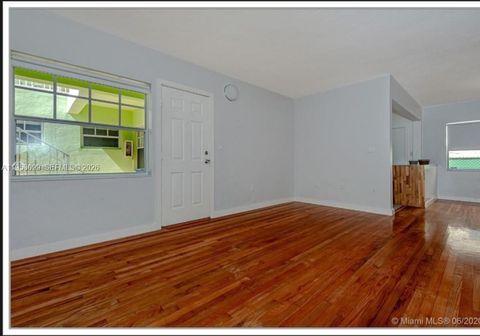 915 SE 8th St 106 Miami Beach FL 33139