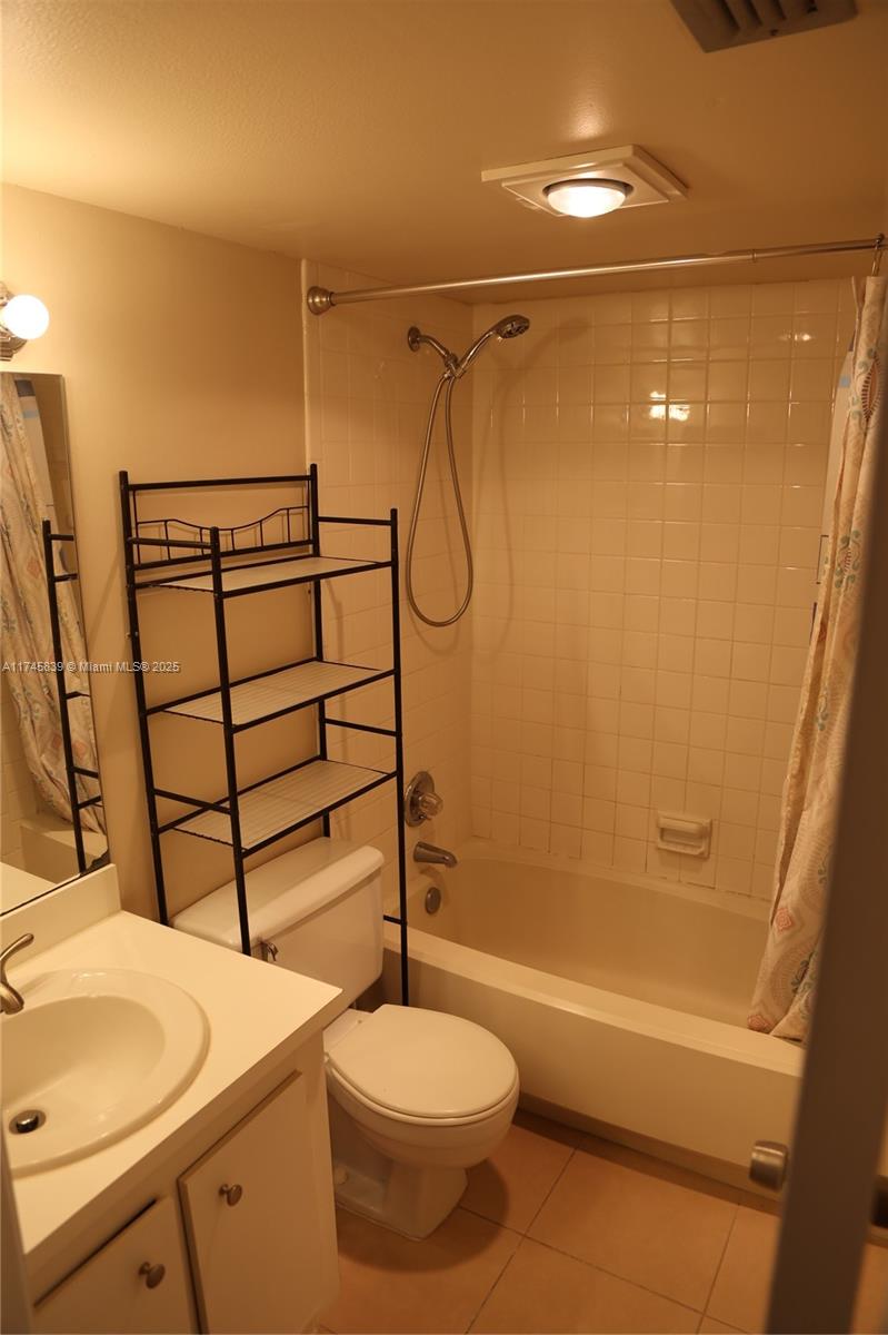 CONDO 1 OF SABAL PALM CON - Residential