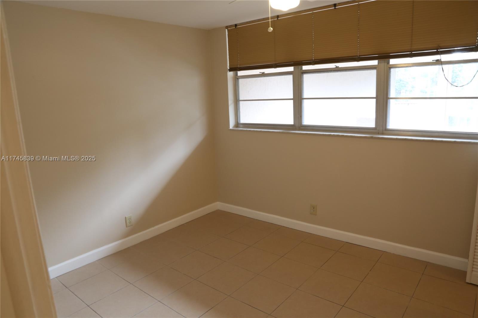 CONDO 1 OF SABAL PALM CON - Residential
