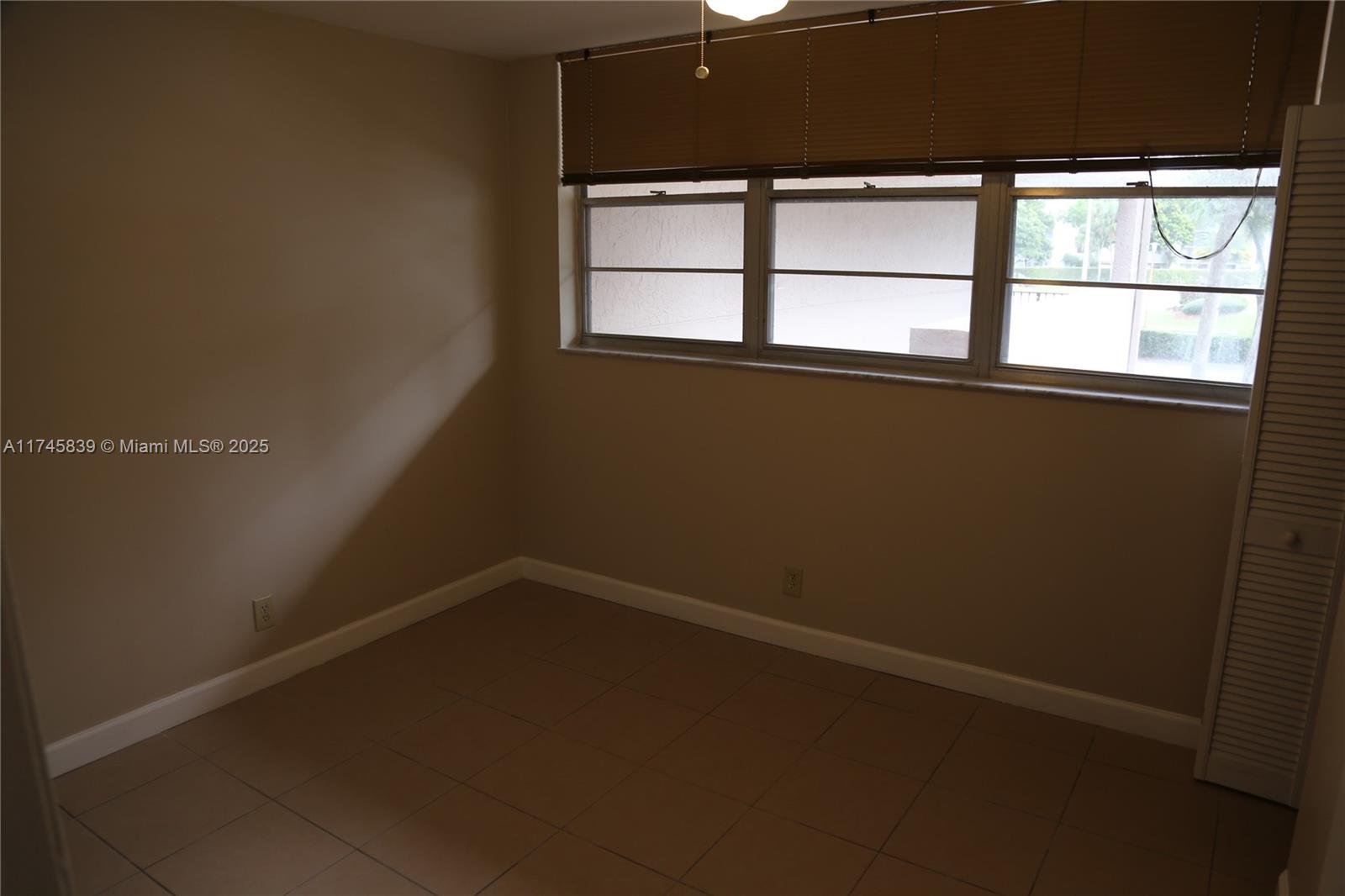 CONDO 1 OF SABAL PALM CON - Residential