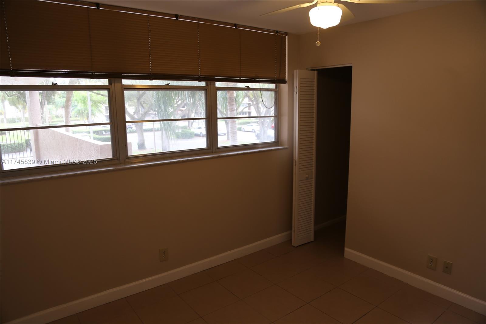 CONDO 1 OF SABAL PALM CON - Residential