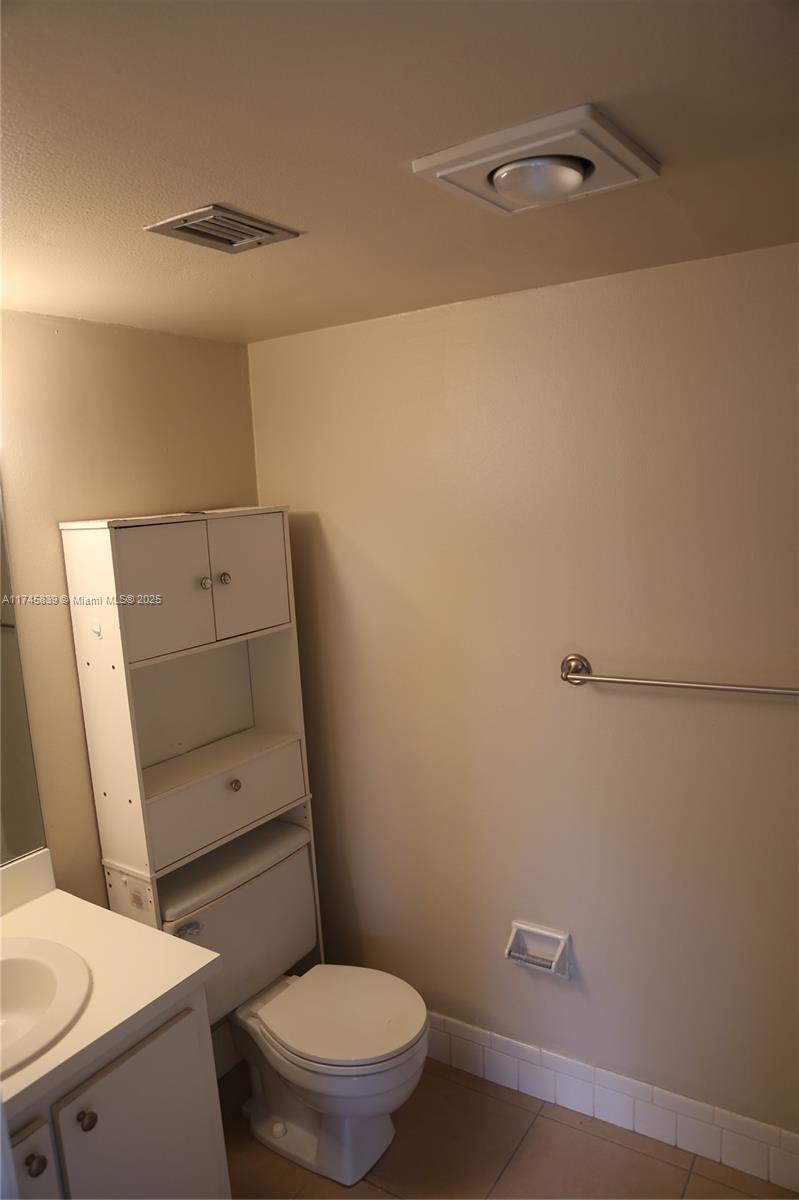CONDO 1 OF SABAL PALM CON - Residential