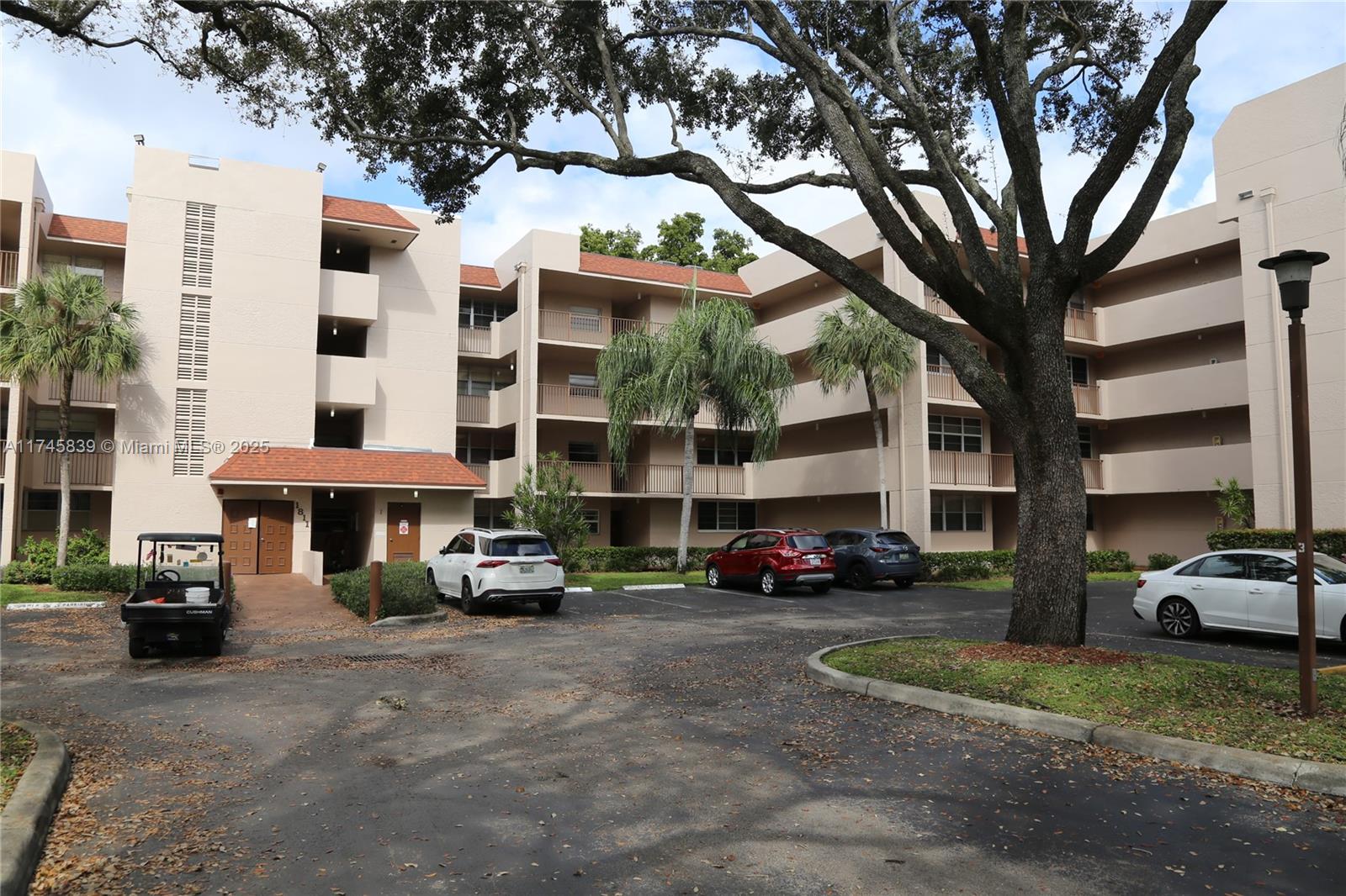 CONDO 1 OF SABAL PALM CON - Residential