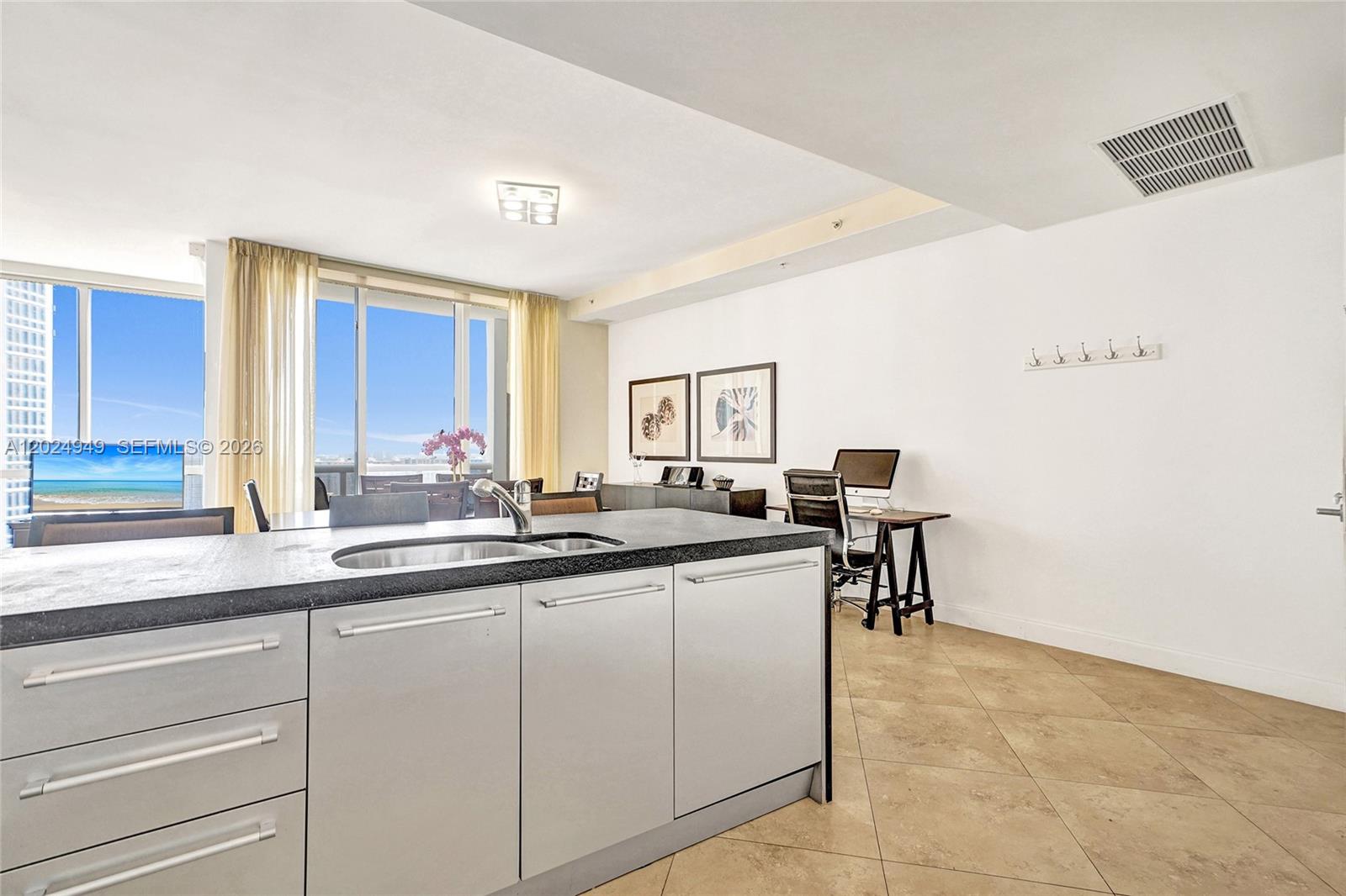 TRUMP ROYALE CONDO - Residential