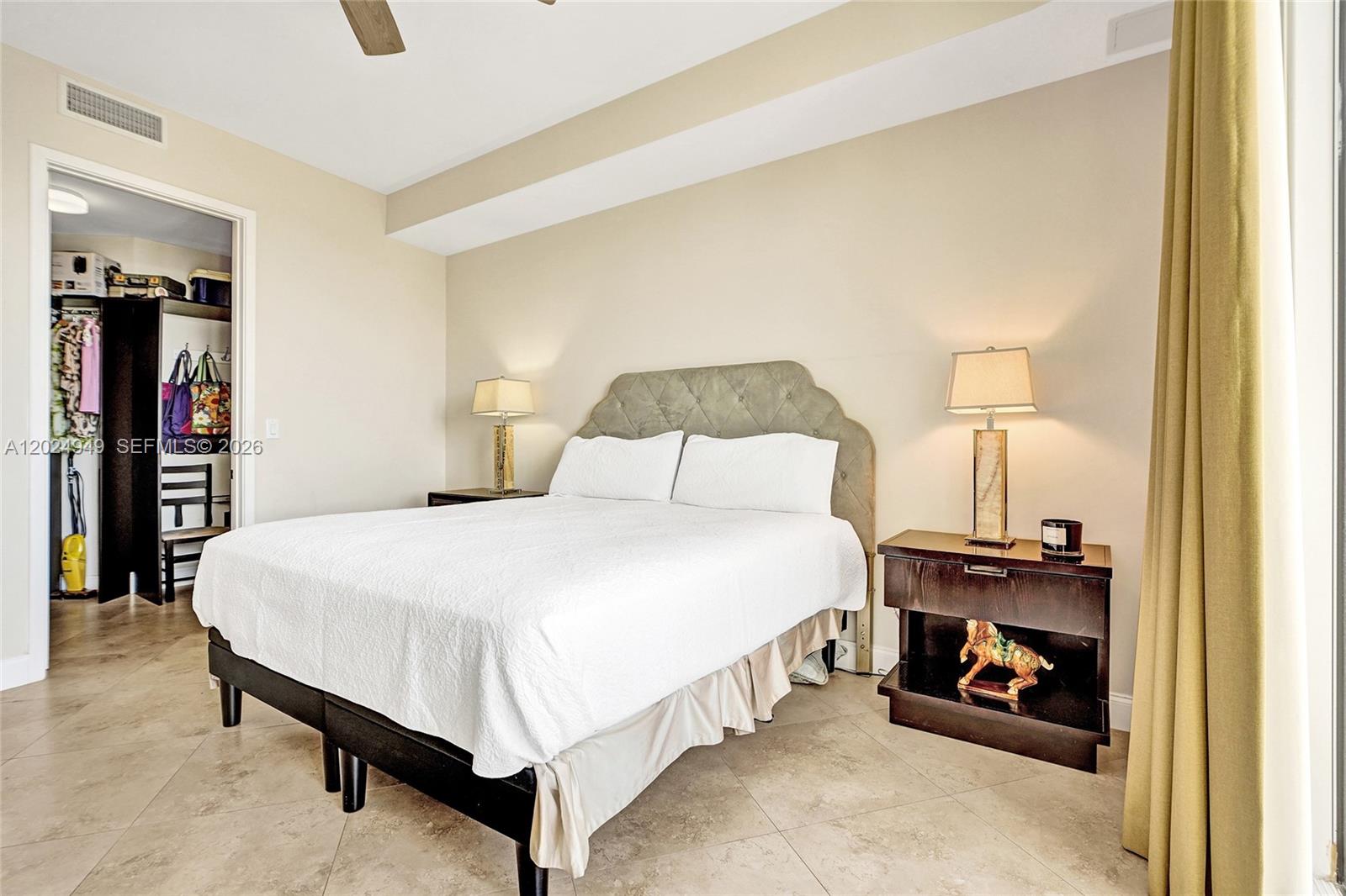 TRUMP ROYALE CONDO - Residential