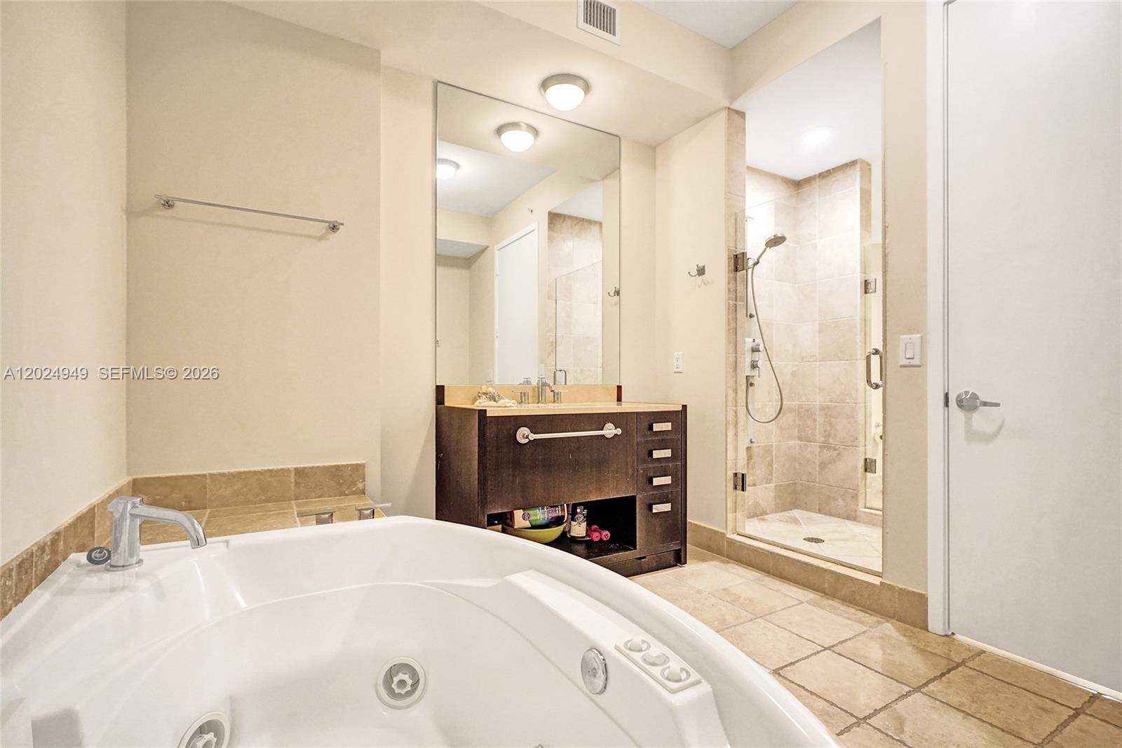 TRUMP ROYALE CONDO - Residential