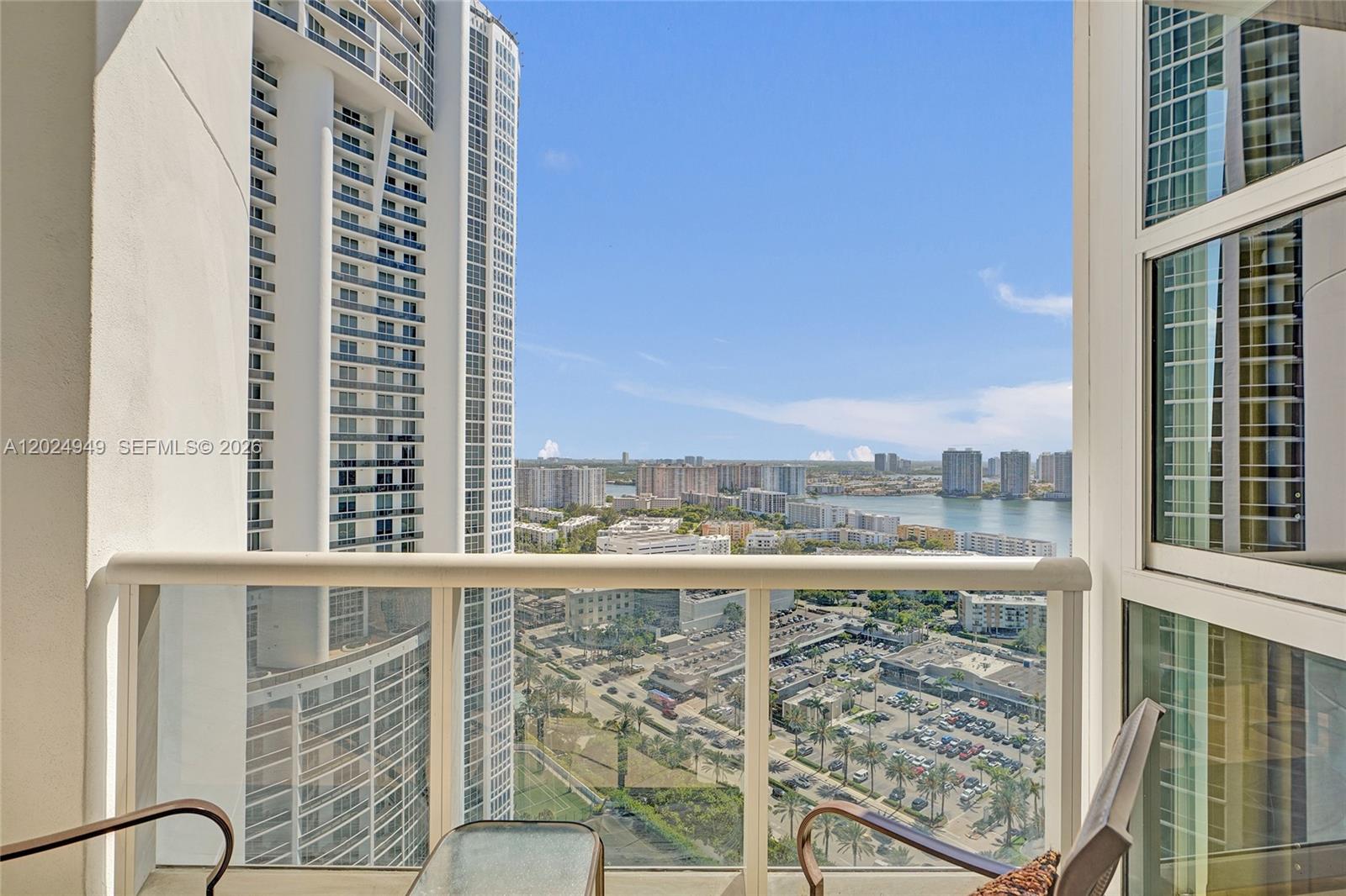 TRUMP ROYALE CONDO - Residential