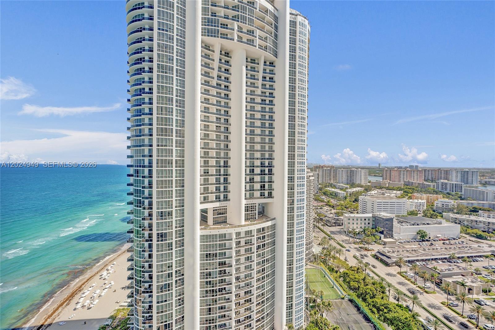 18201 Collins Ave 3707
