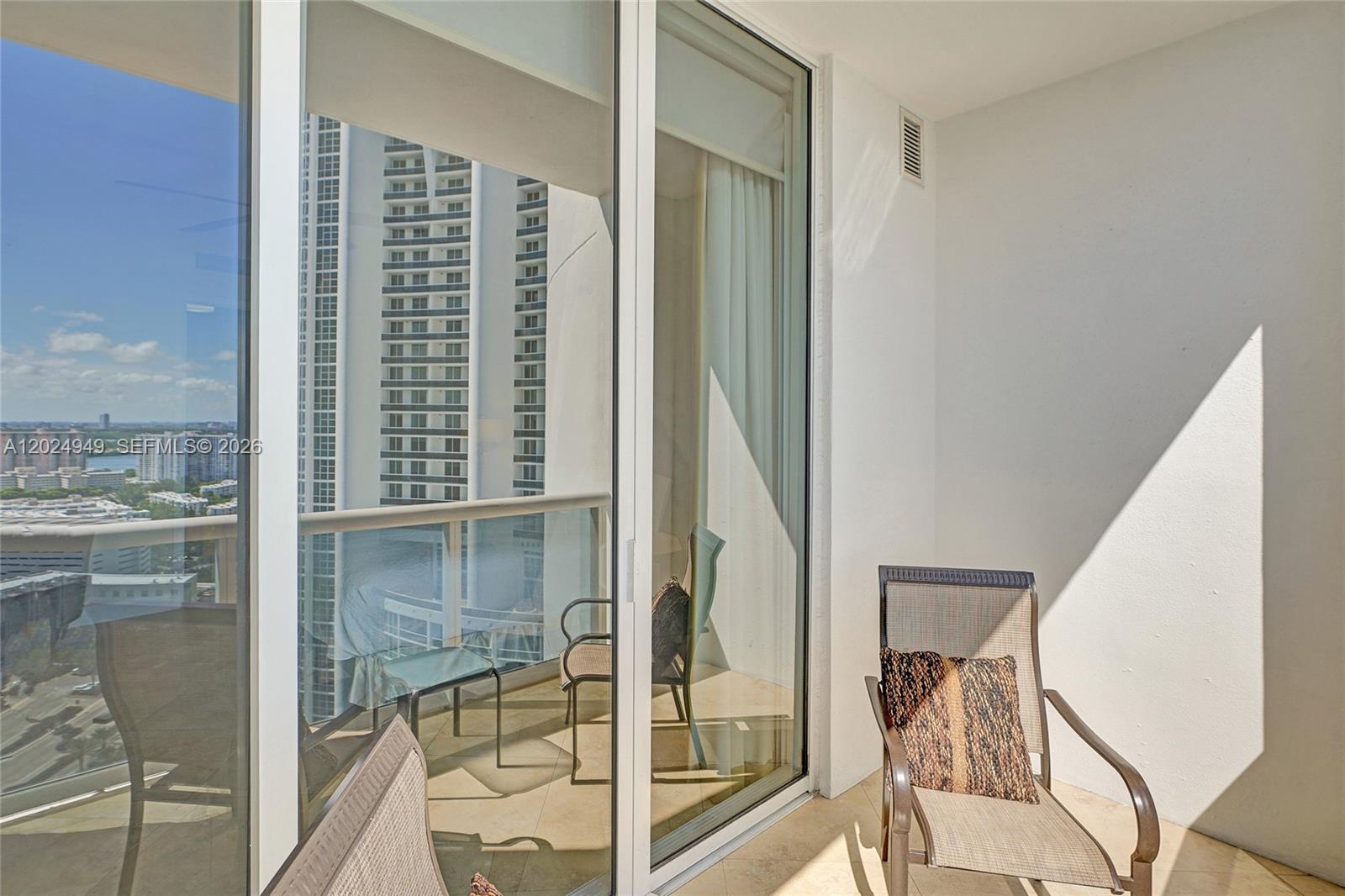 TRUMP ROYALE CONDO - Residential
