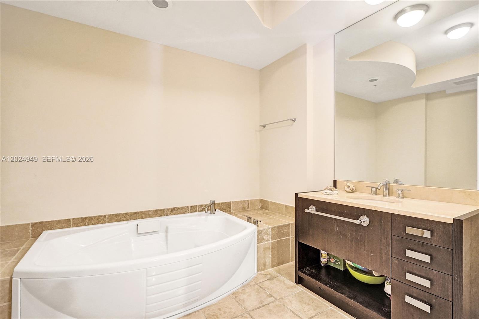 TRUMP ROYALE CONDO - Residential