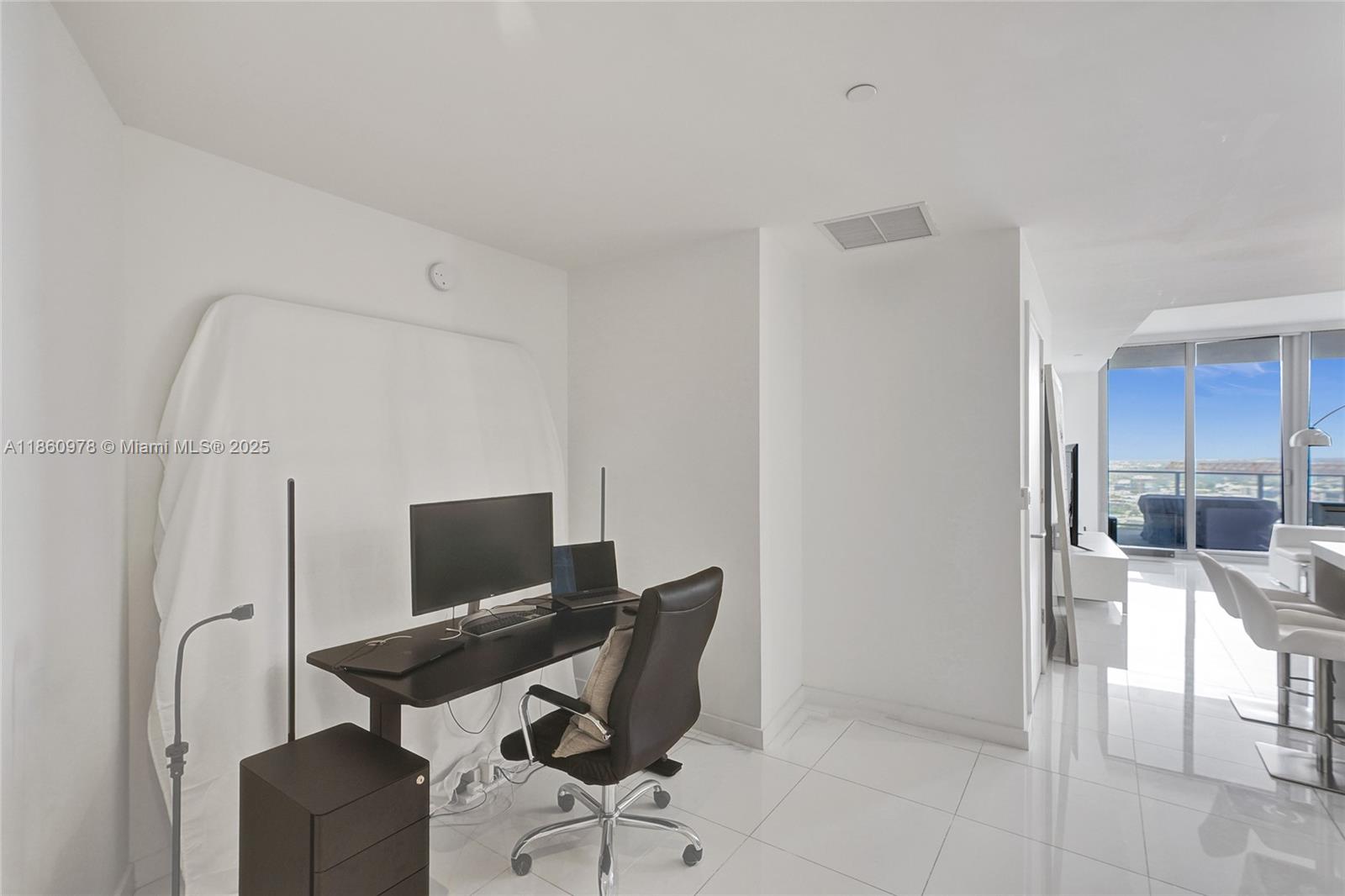 851 NE 1st Ave 3800