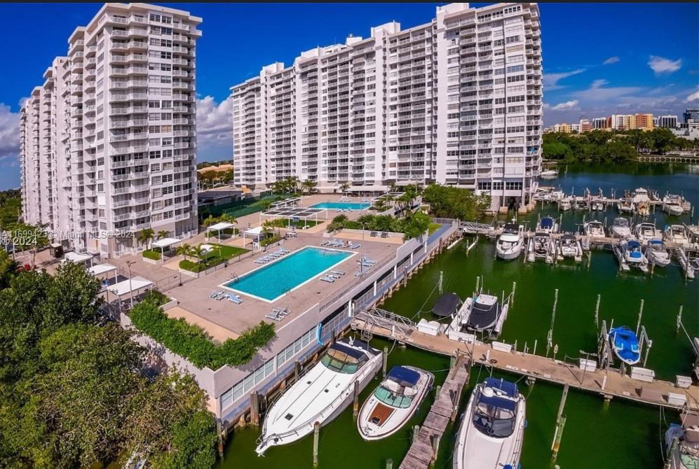 COMMODORE PLAZA CONDO - Residential