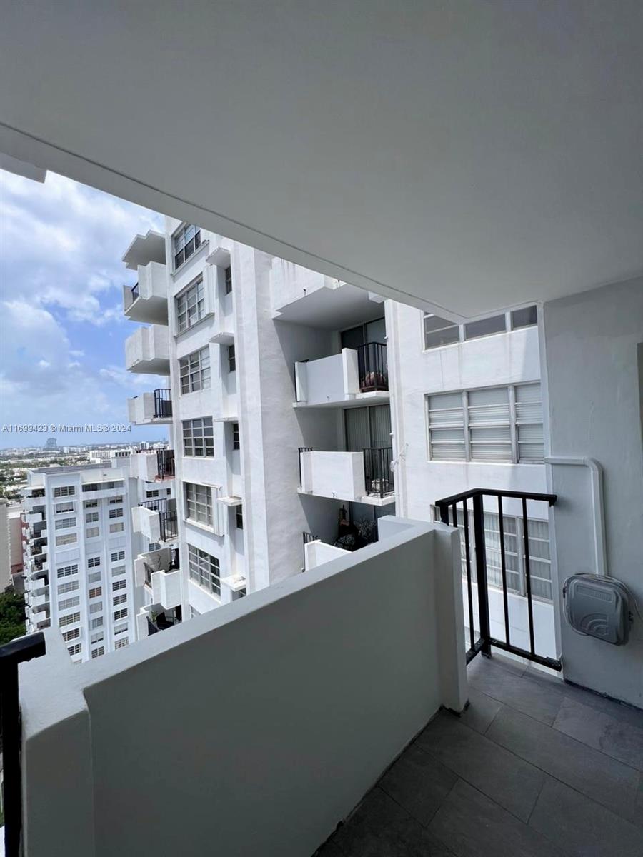 COMMODORE PLAZA CONDO - Residential