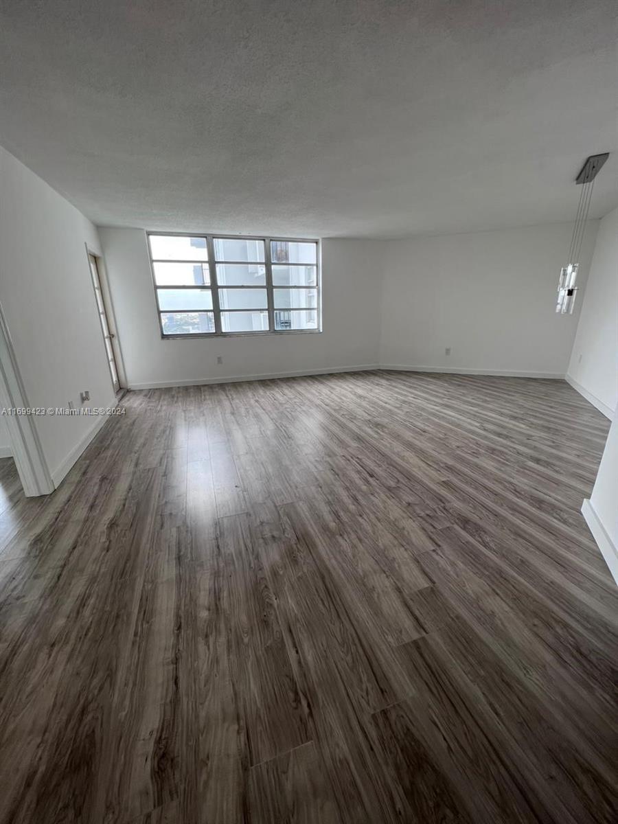 COMMODORE PLAZA CONDO - Residential