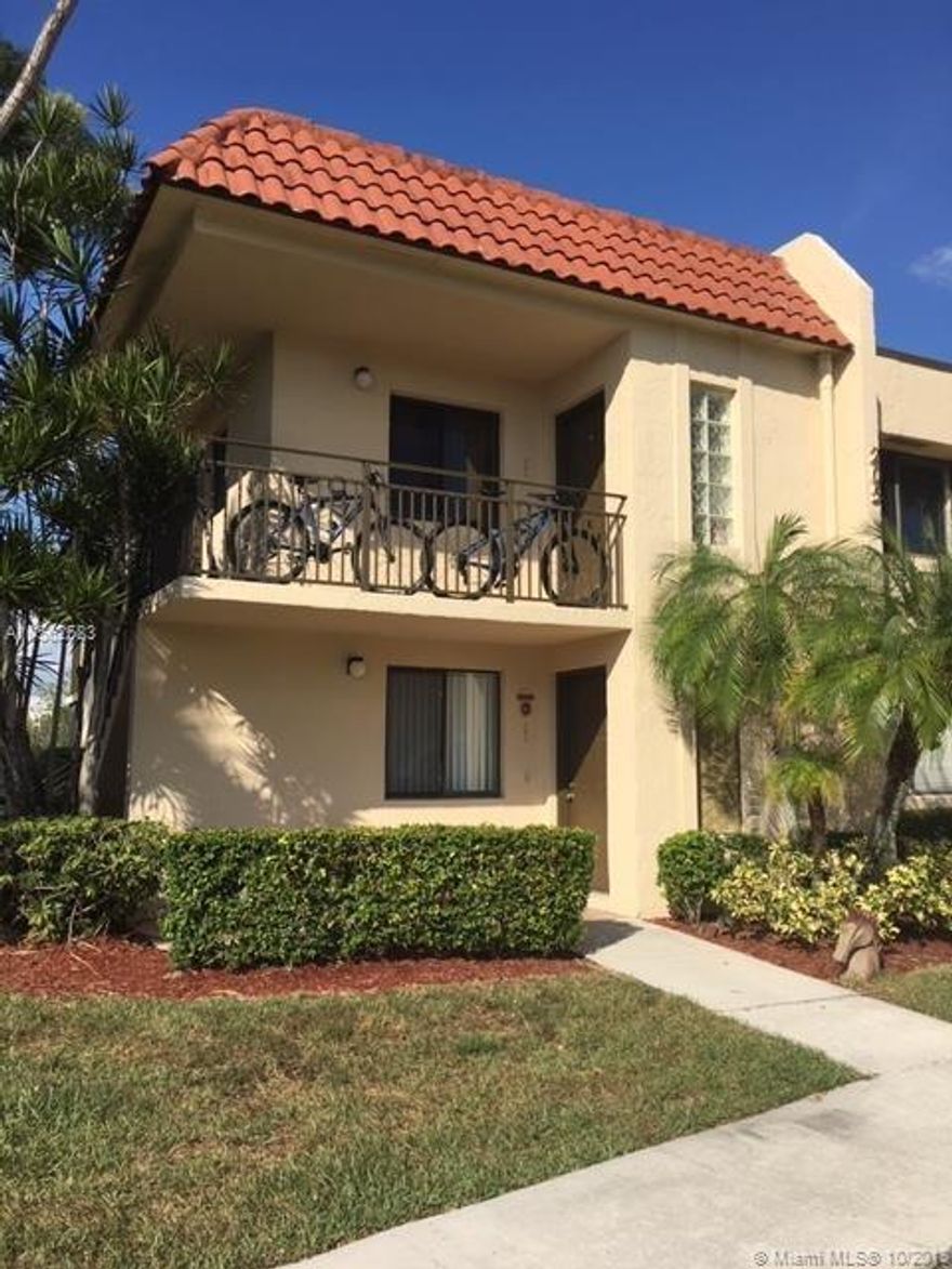 CORNER UNIT, FIRST FLOOR. HUGE MASTER BEDROOM. NEW AC. NO CARPET. WATER IS INCLUDED. MEMBERSHIP TO BONAVENTURE TOWN CENTER CLUB INCLUDED WITH POOLS, GYM, BOWLING, FREE EVENTS AND ACTIVITIES FOR FAMILY. AVAILABLE FOR MOVE-IN DECEMBER 1, 2018. TEXT TO LISTING AGENT FOR SHOWINGS. PROPERTY WILL BE FRESH PAINTED LIGHT COLORS.