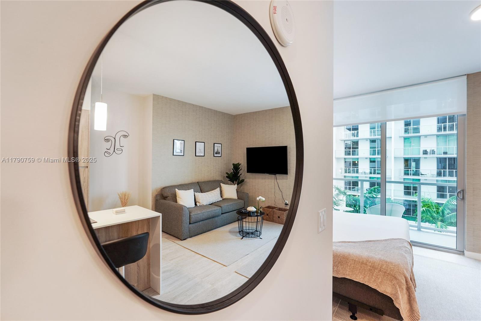 QUADRO CONDO - Residential