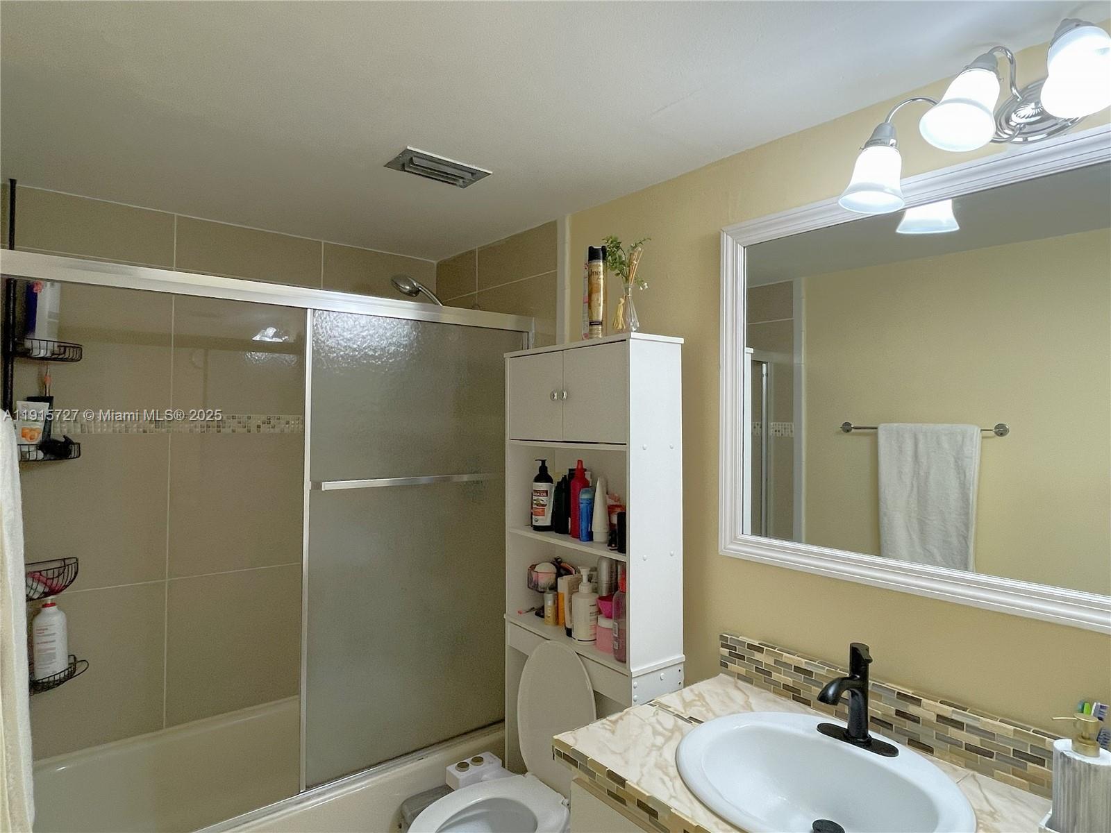 DADELAND GROVE CONDO - Residential