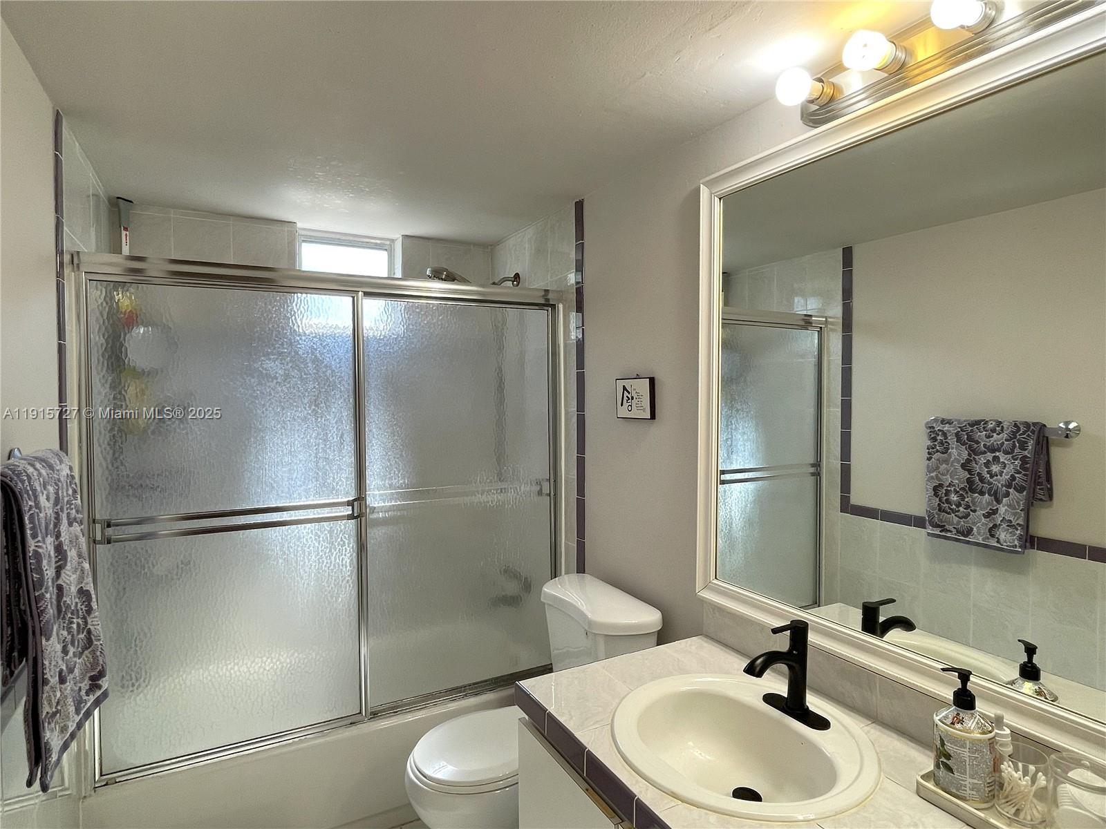 DADELAND GROVE CONDO - Residential