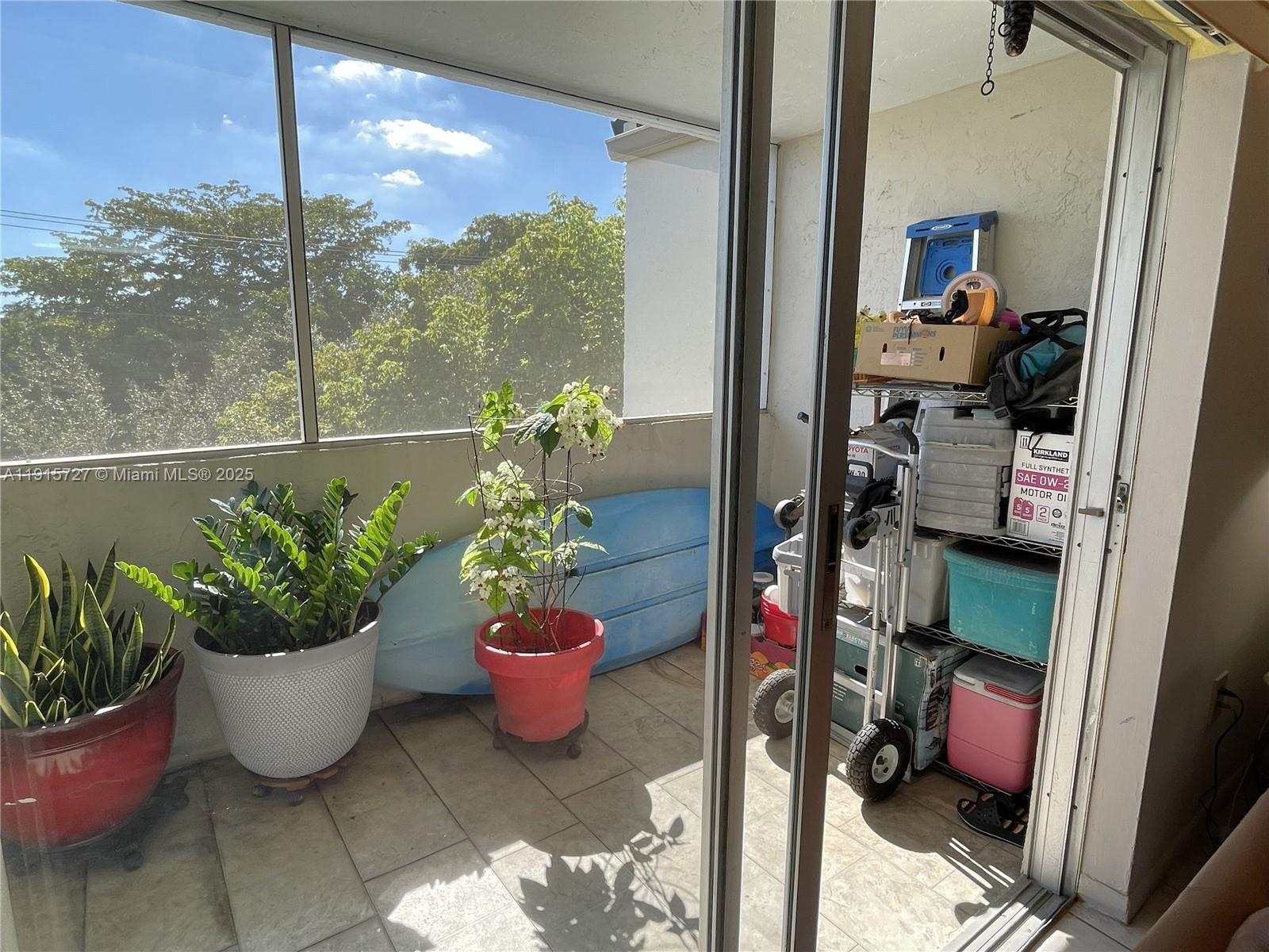 DADELAND GROVE CONDO - Residential