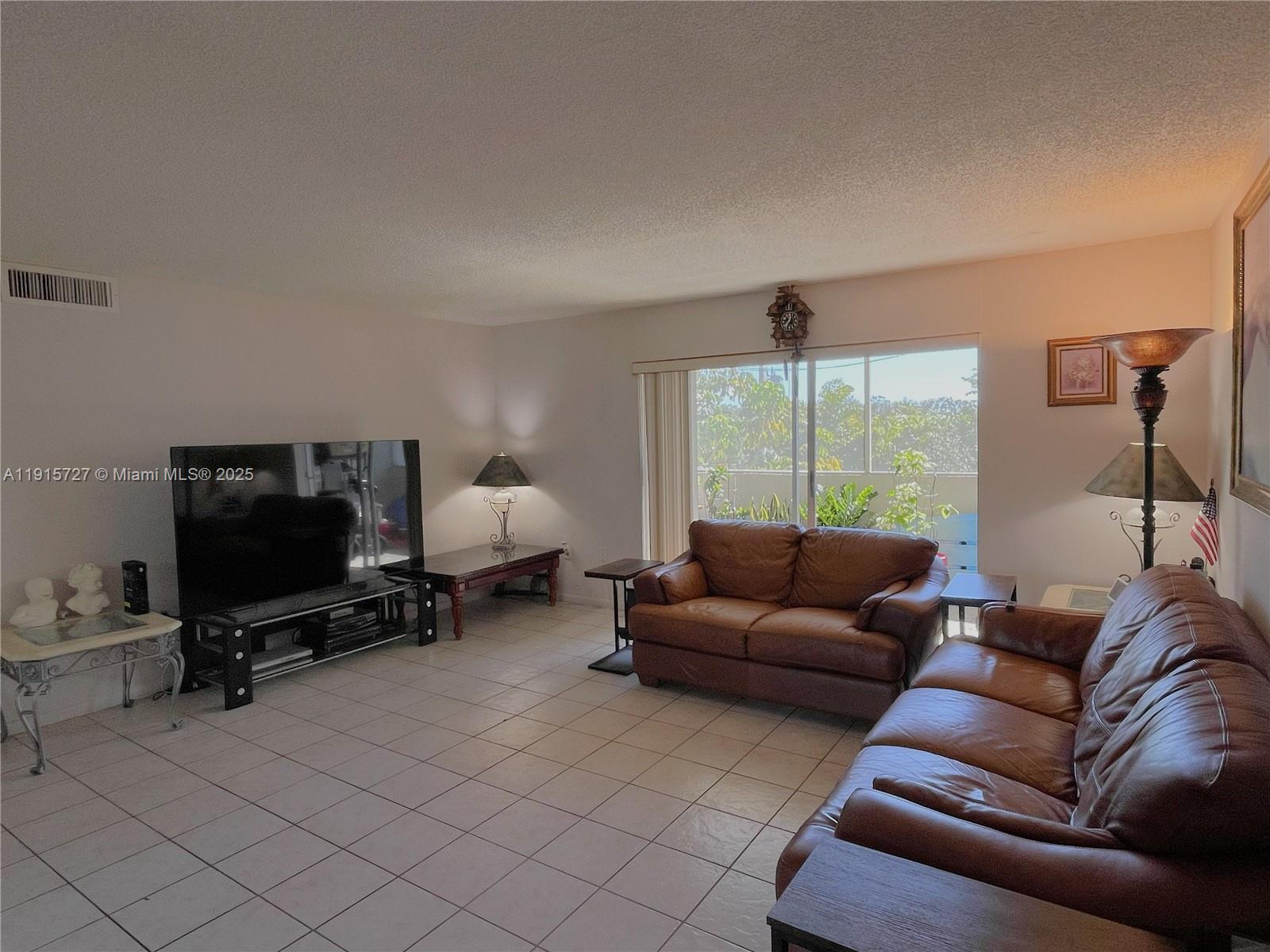 DADELAND GROVE CONDO - Residential