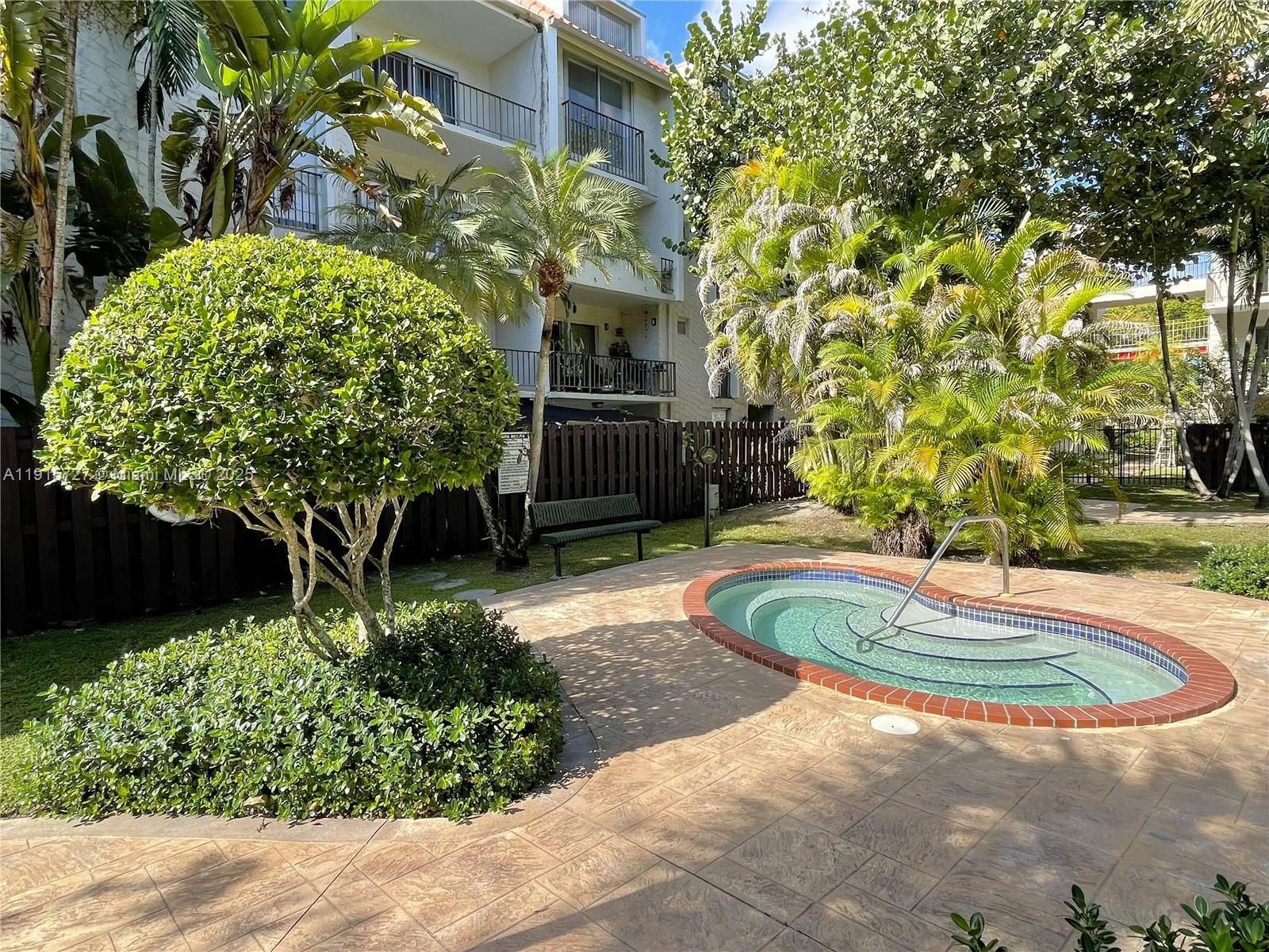 DADELAND GROVE CONDO - Residential