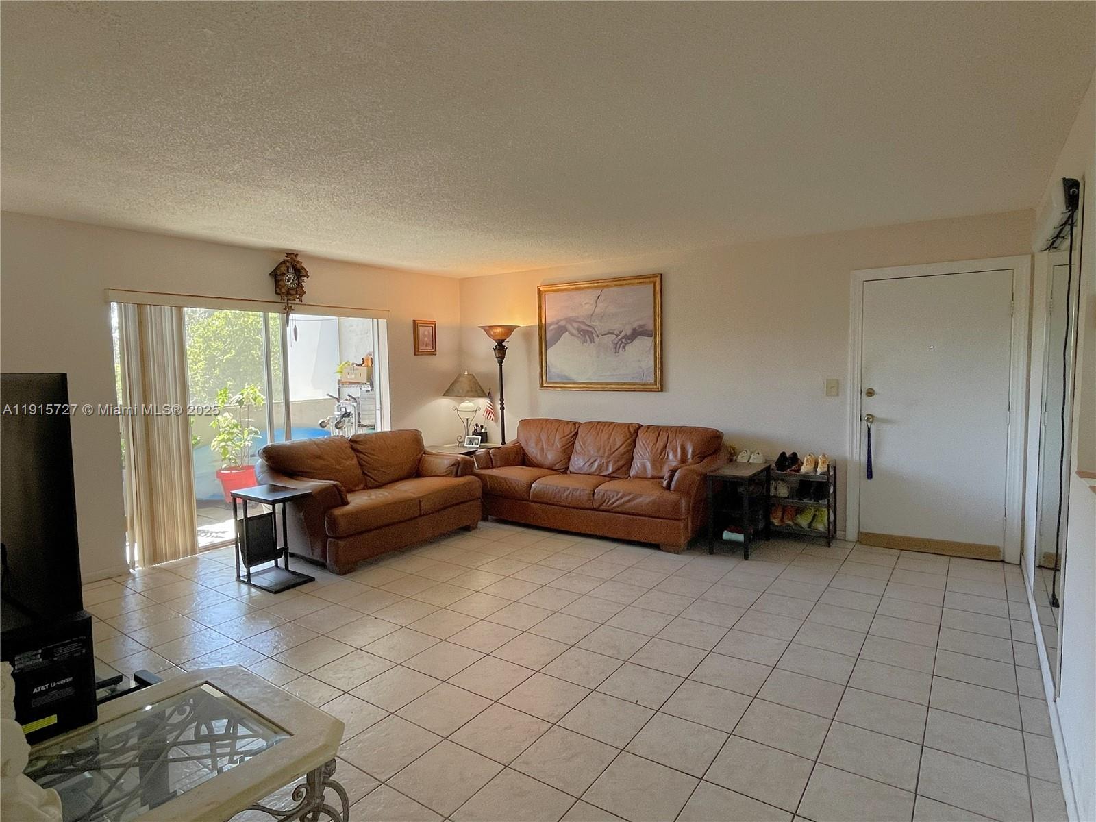 DADELAND GROVE CONDO - Residential