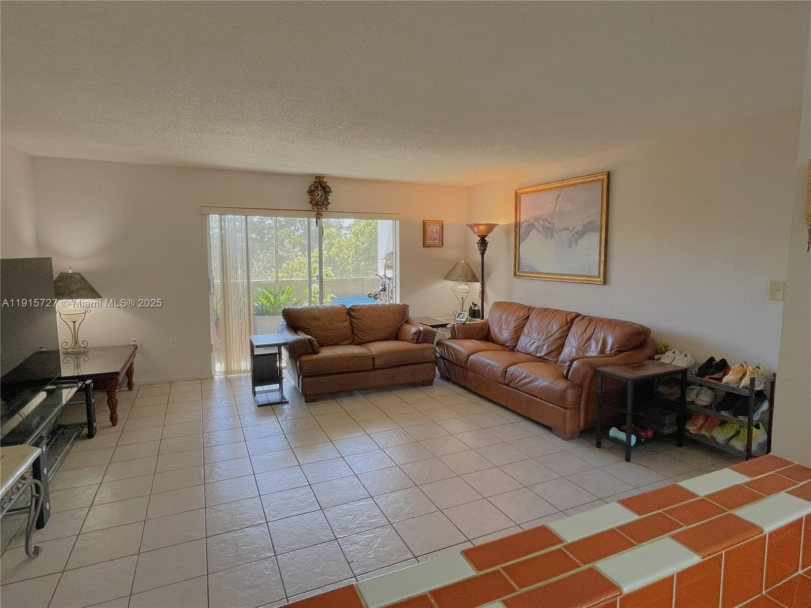 DADELAND GROVE CONDO - Residential