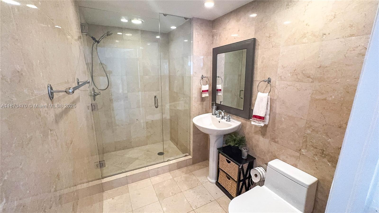 AKOYA CONDO - Residential Lease