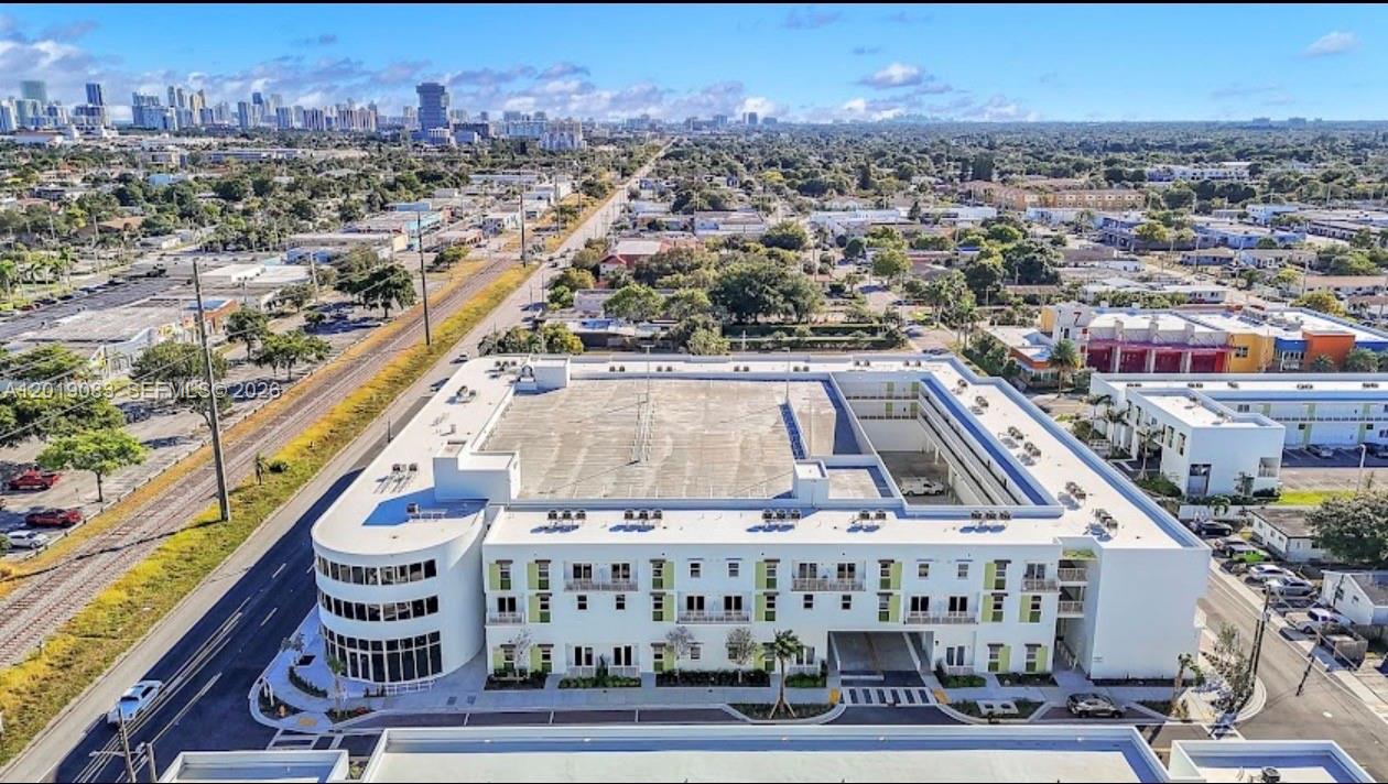 501 N Dixie Hwy 2004