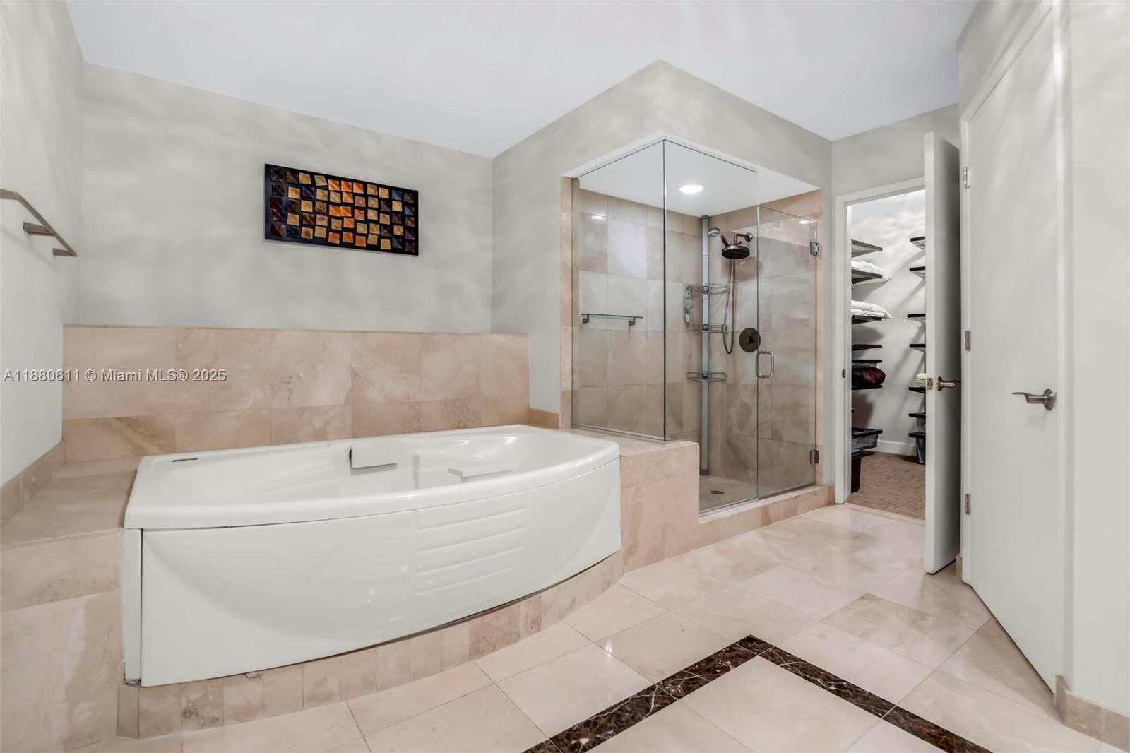 THE PINNACLE CONDO - Residential