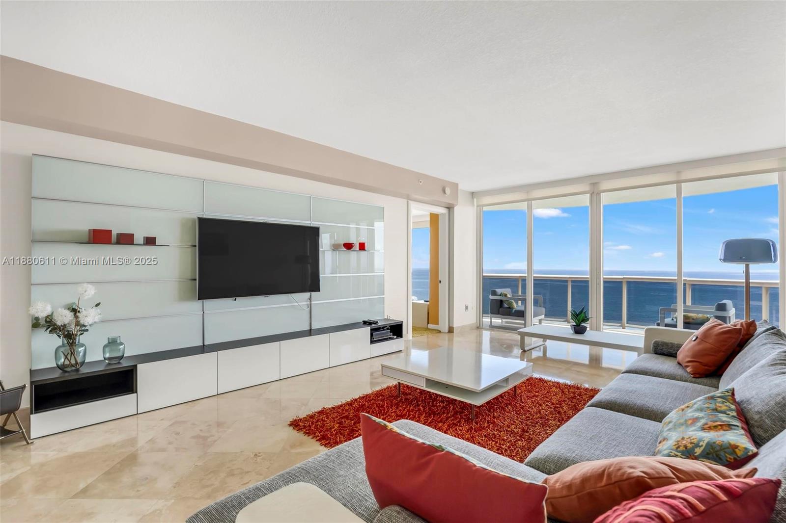 THE PINNACLE CONDO - Residential