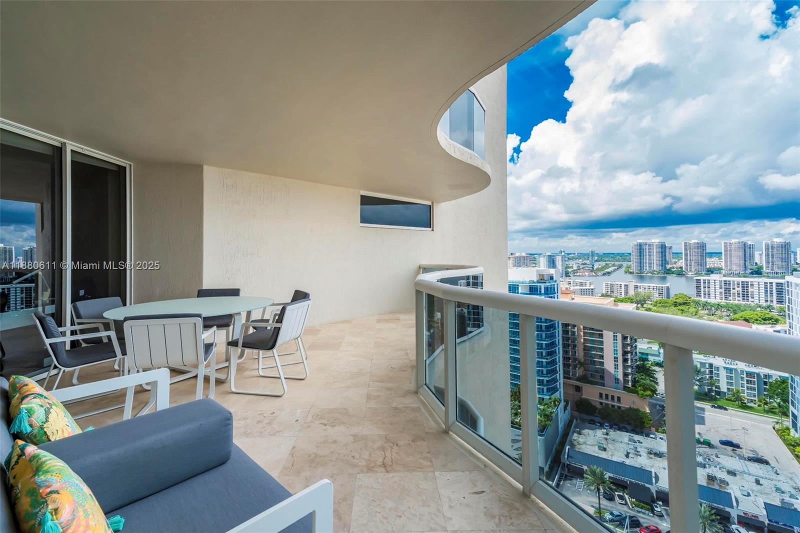 THE PINNACLE CONDO - Residential