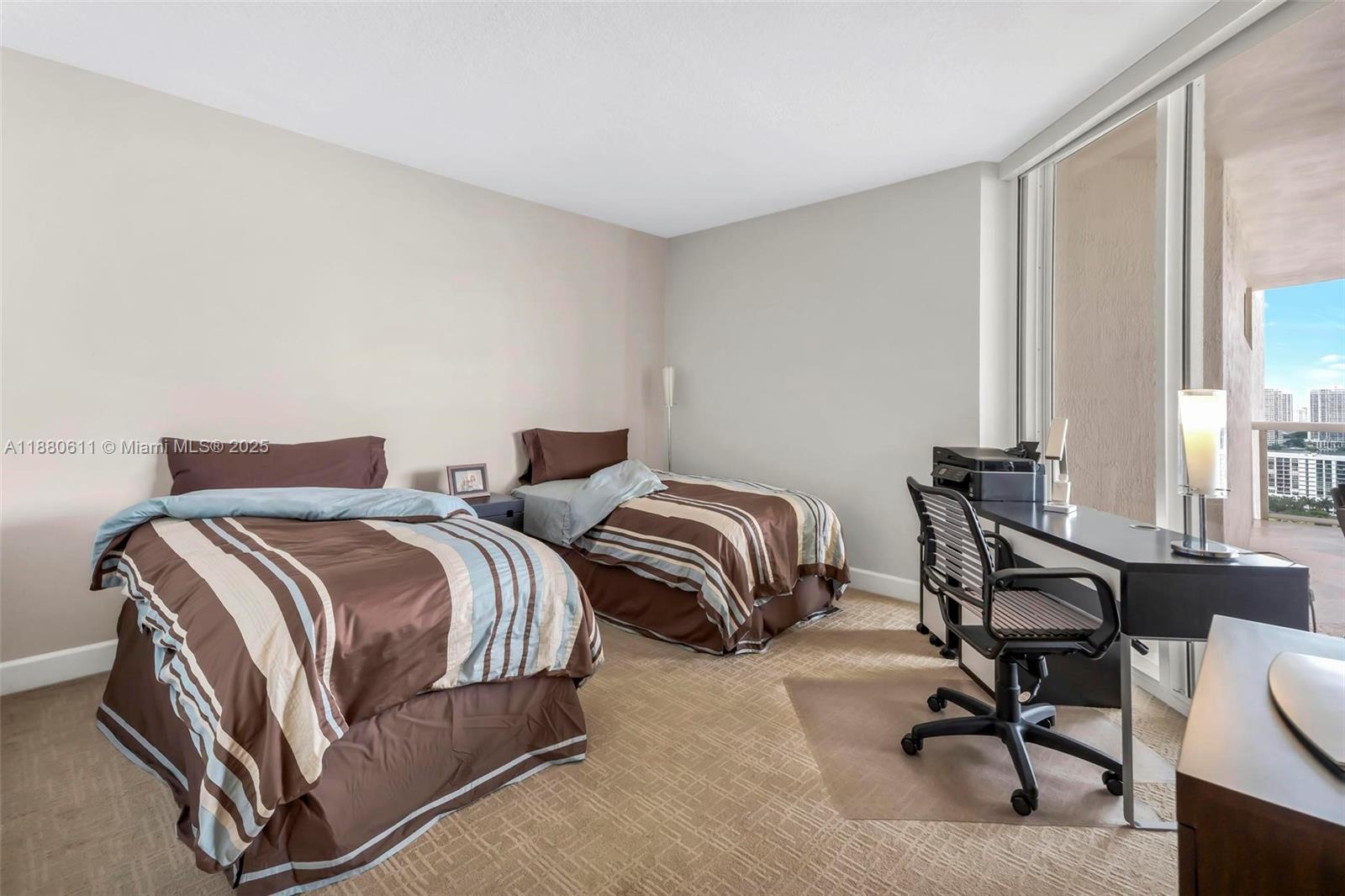THE PINNACLE CONDO - Residential
