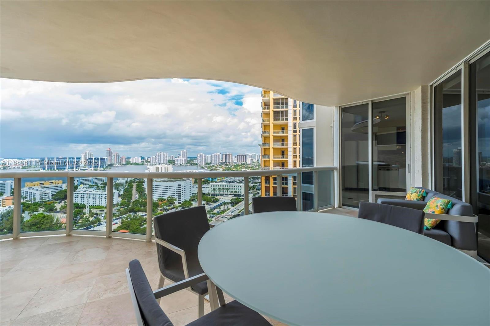 THE PINNACLE CONDO - Residential
